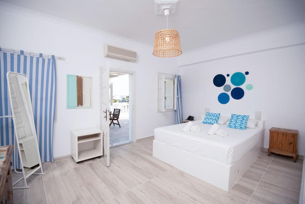 Markezinis 3* Perivolos (Santorini)