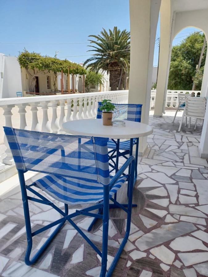 Evelina Pension: Diverse Near Black Guest house