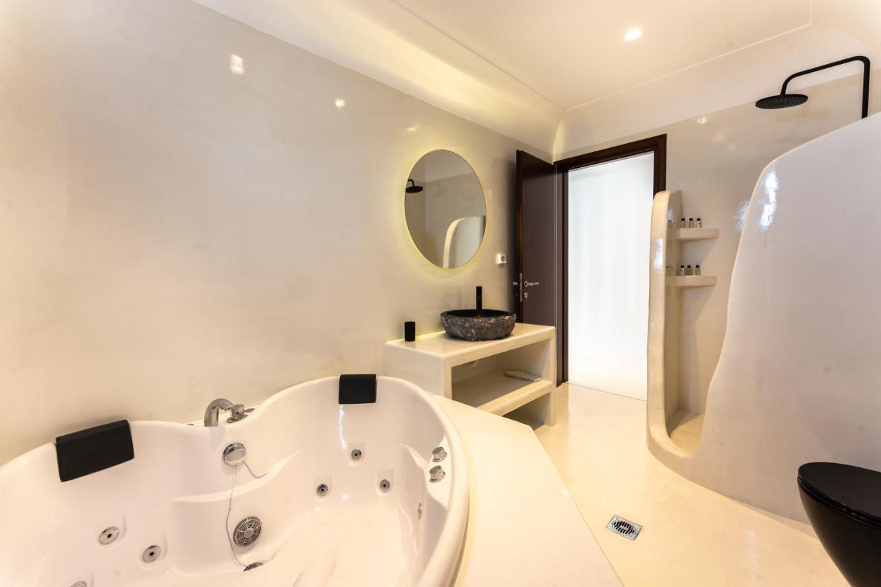 Leon Luxury Imerovigli (Santorini)