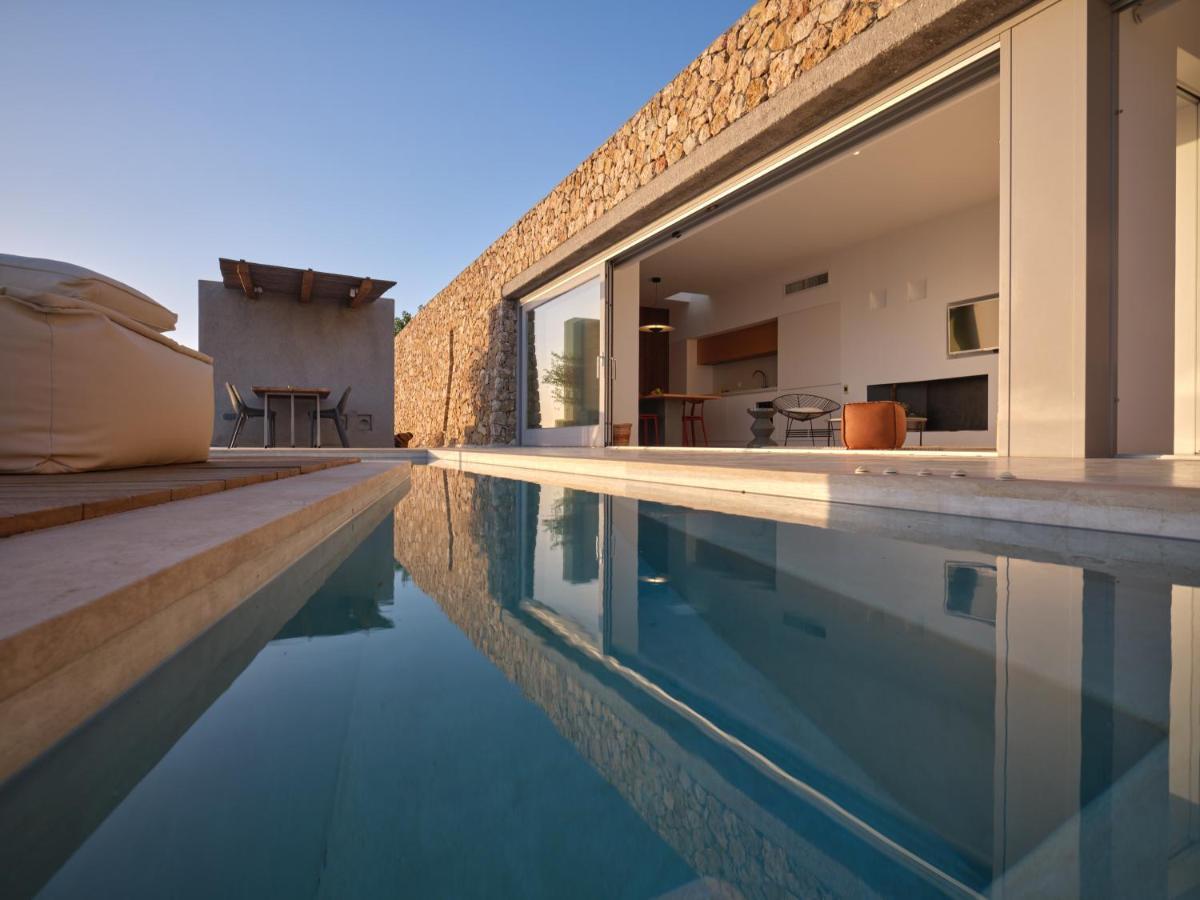 Santorini Heights