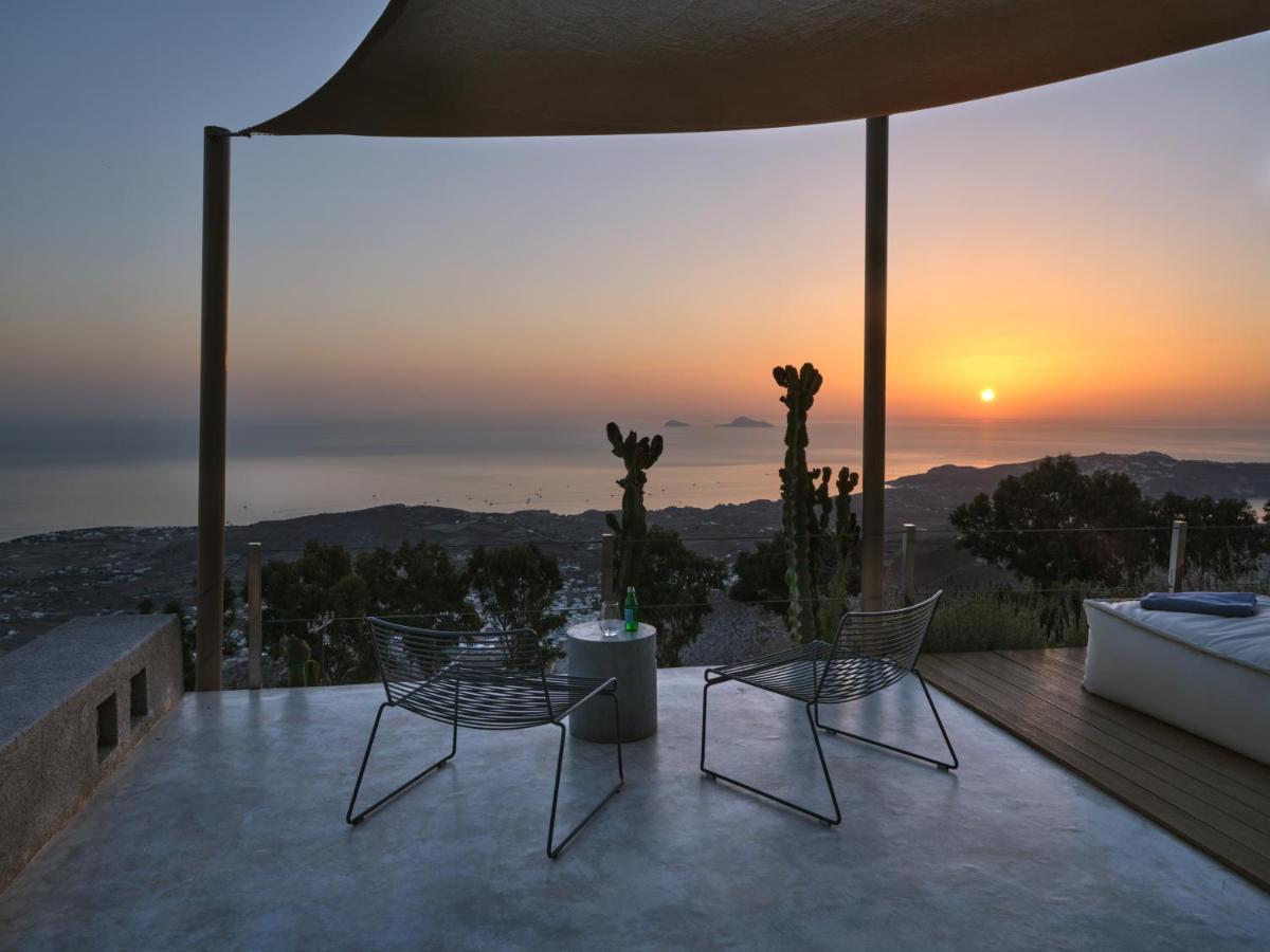 Santorini Heights Apartment