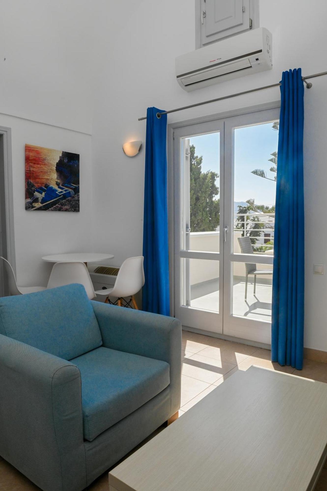 Atrium Fira (Santorini)