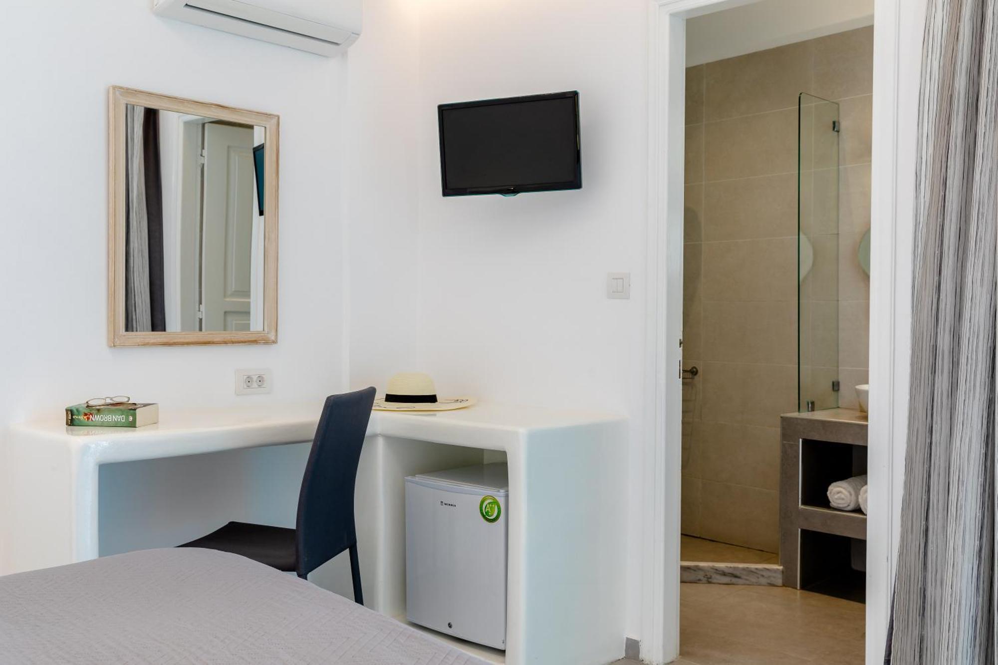Nikolas Hotel 3*