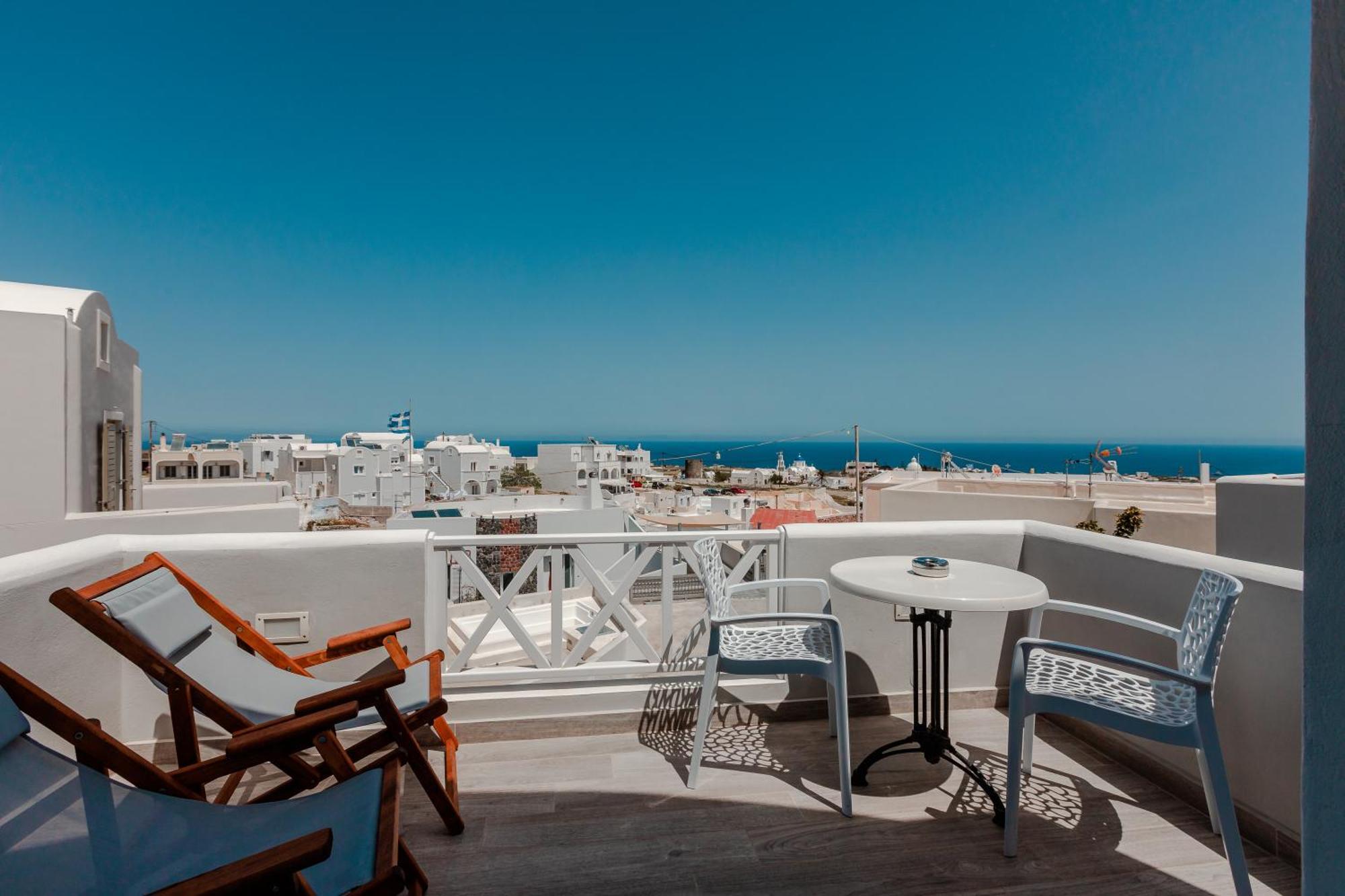 Nikolas 3* Karterados (Santorini)