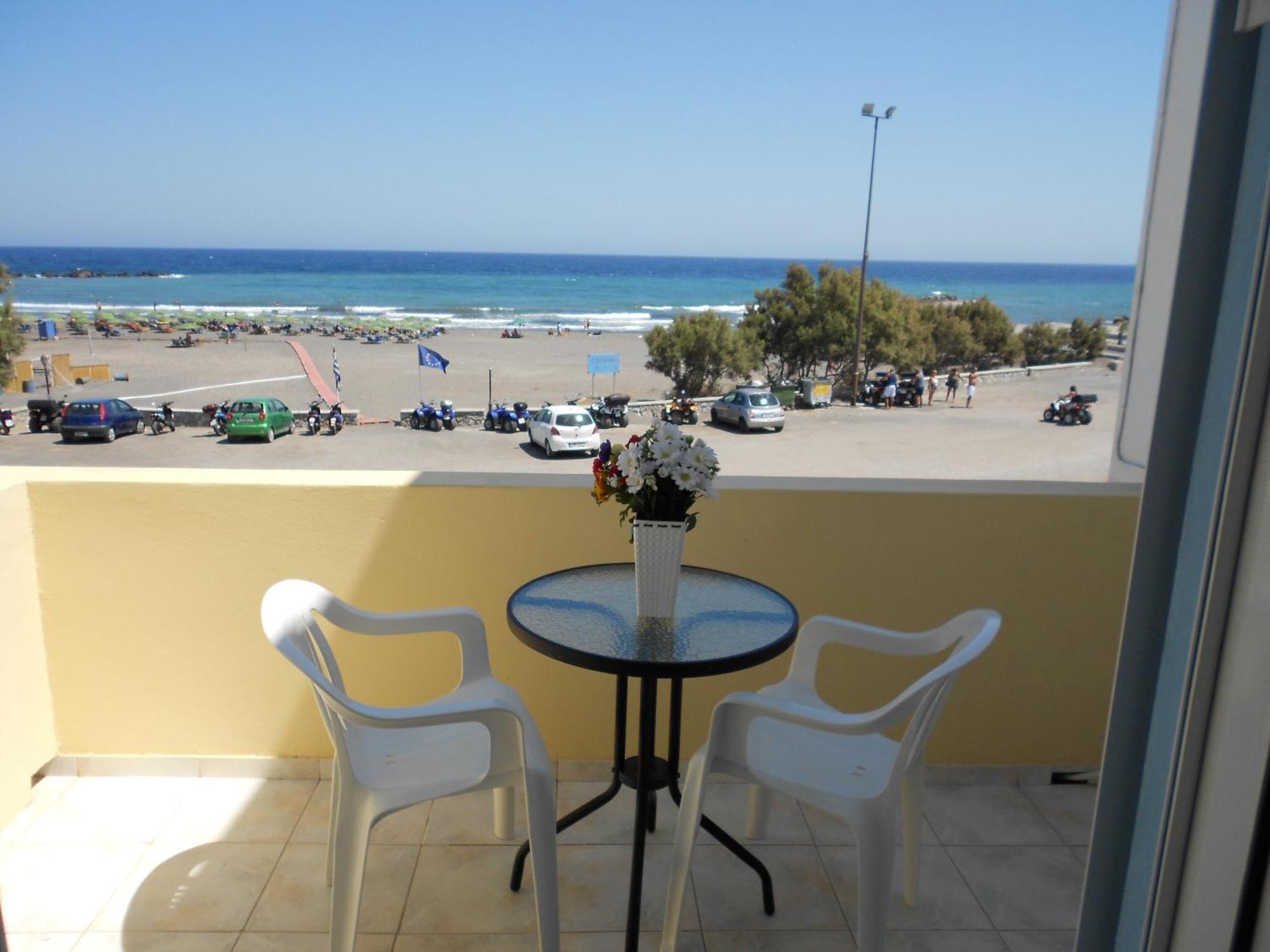 Guest house To Let Rena Monolithos (Santorini)
