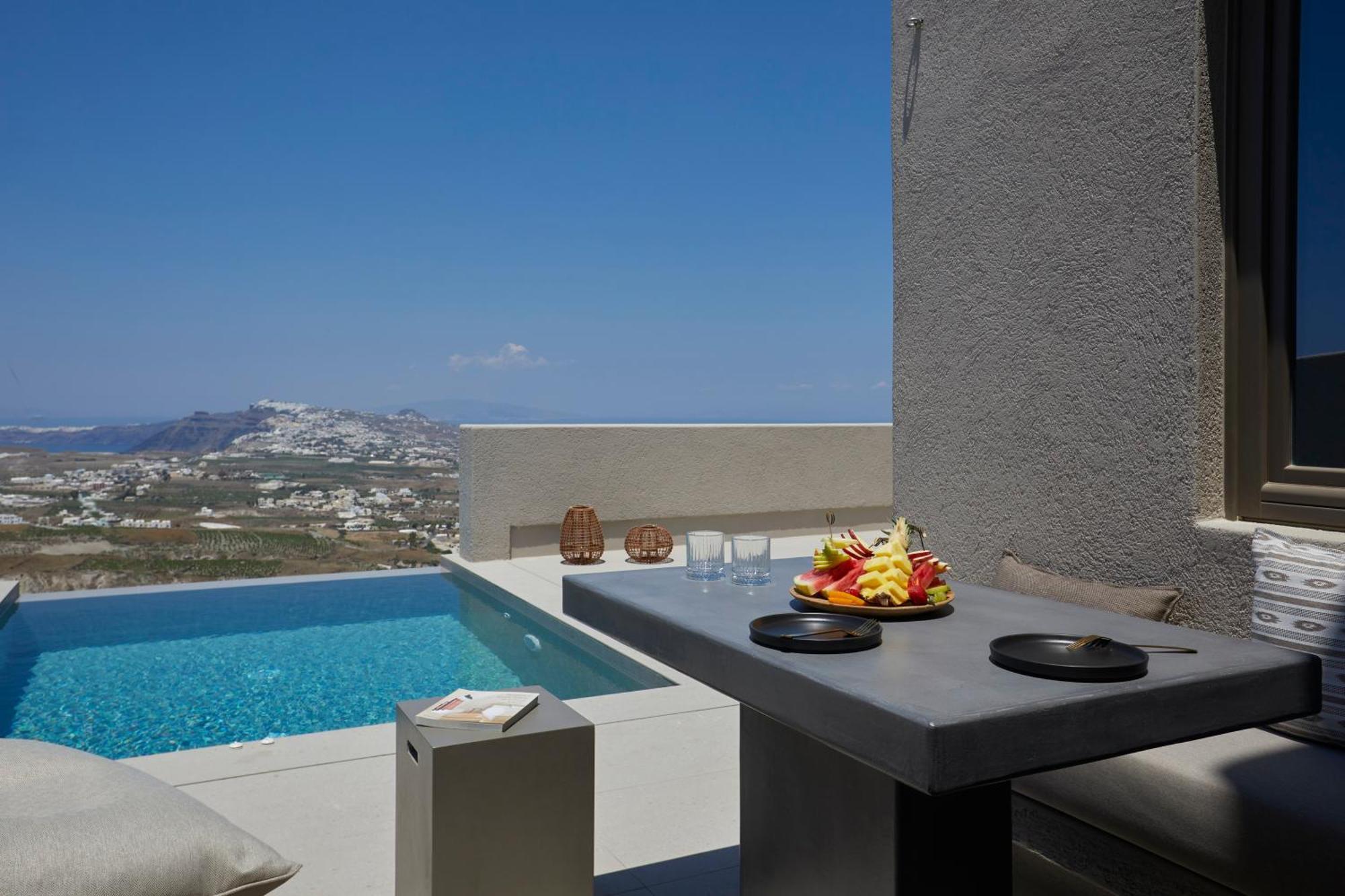 Halcyon Days 3* Pyrgos Kallistis