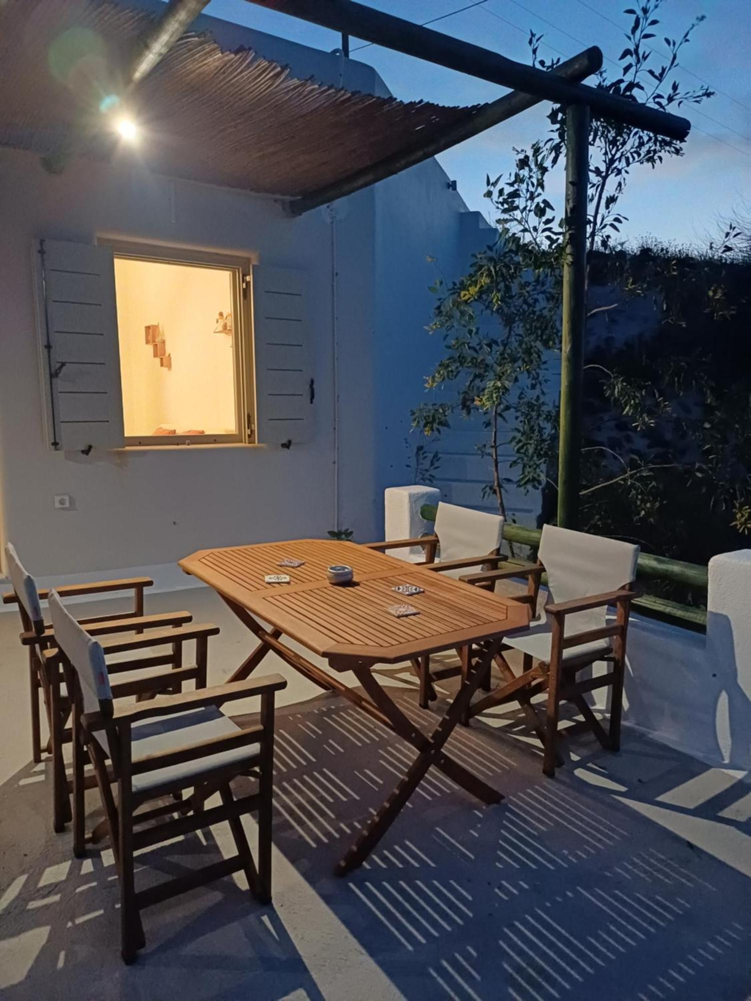 'irene' Cycladic House With Sunrise And Sea View! Holiday home Foinikia (Santorini)