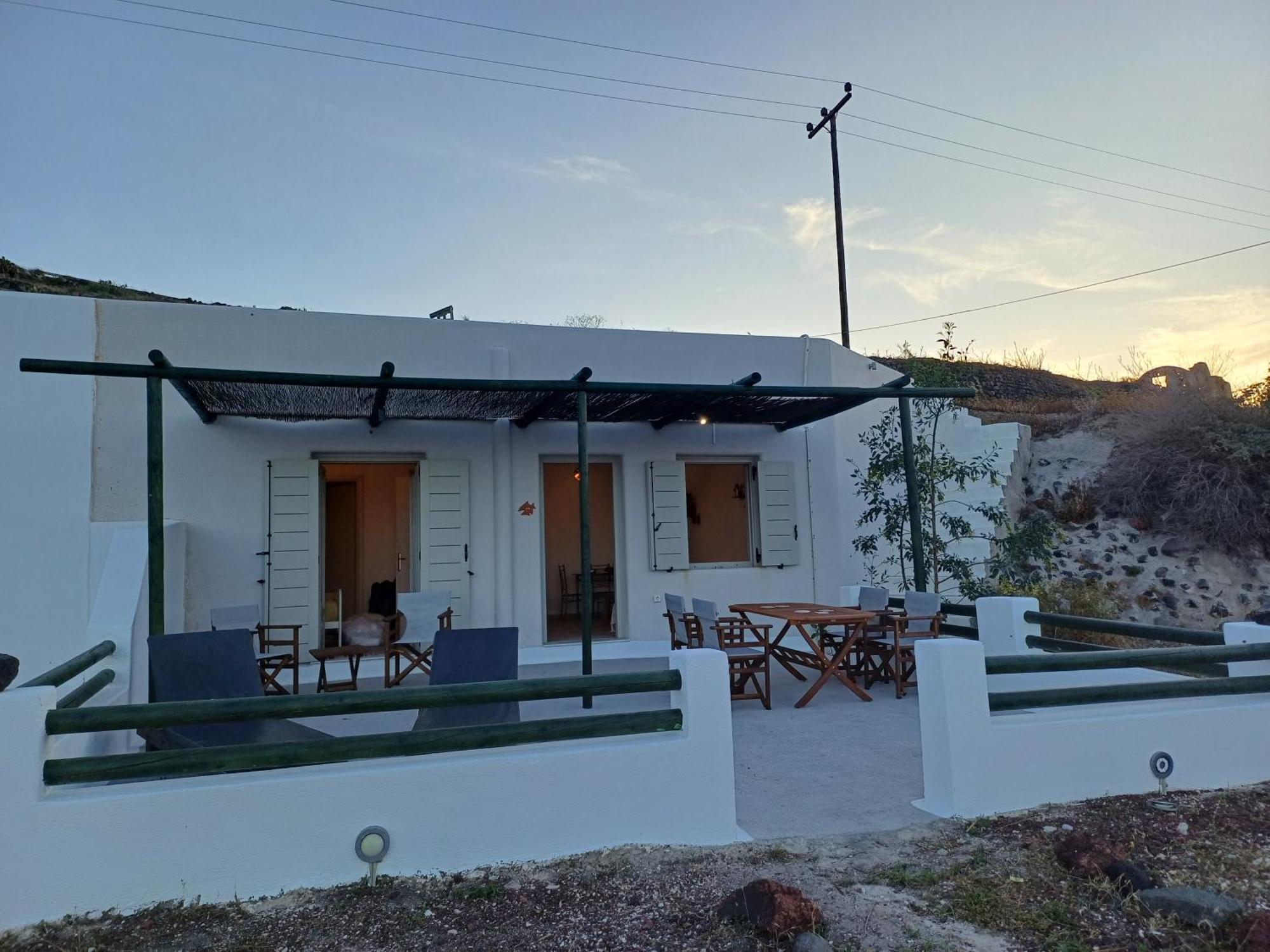 'irene' Cycladic House With Sunrise And Sea View! * Foinikia (Santorini)