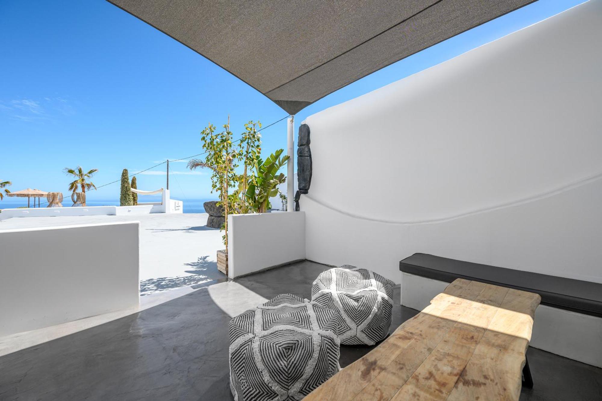 Leon Luxury Imerovigli (Santorini)
