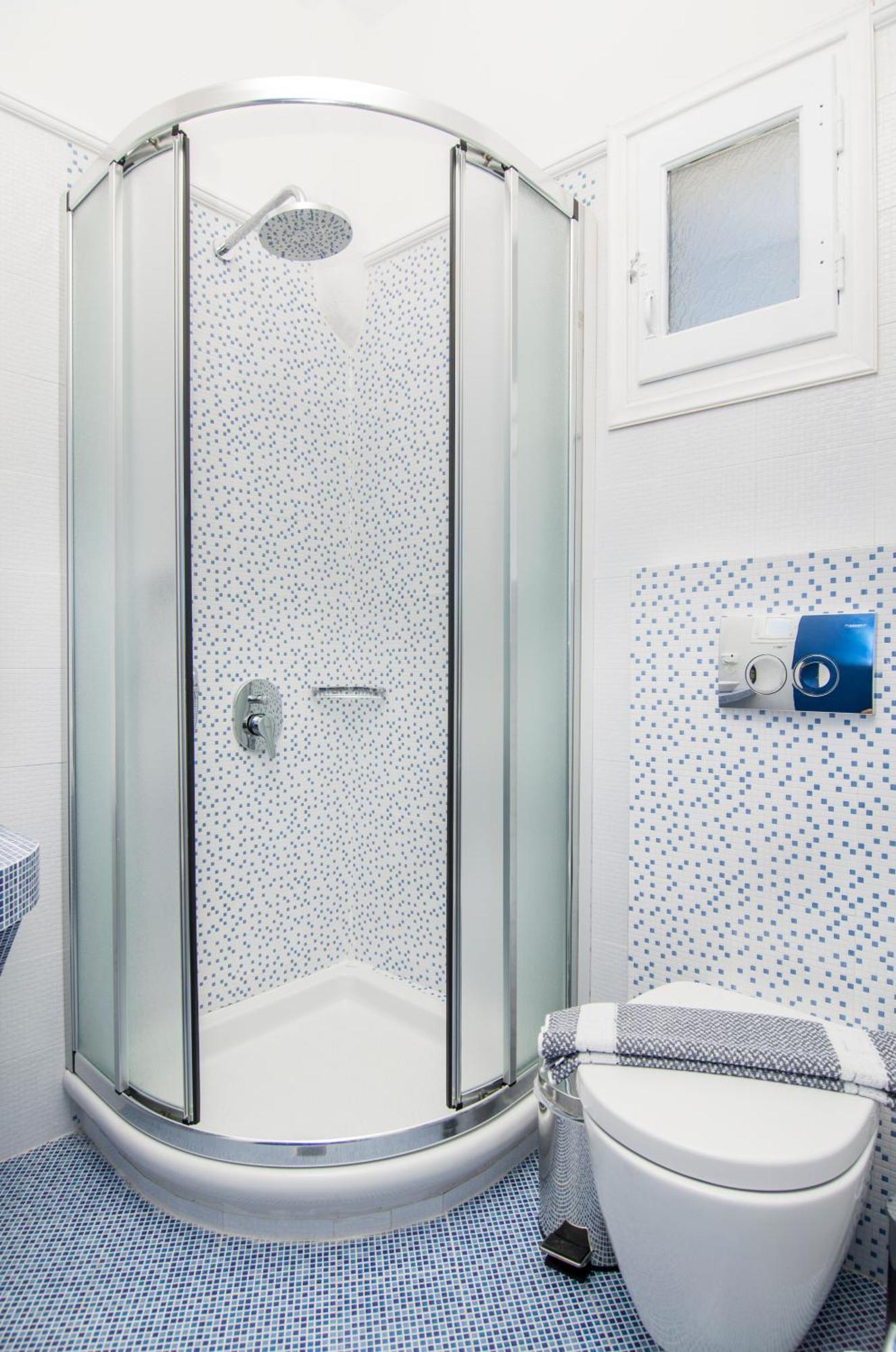 White & Blue Apartment *