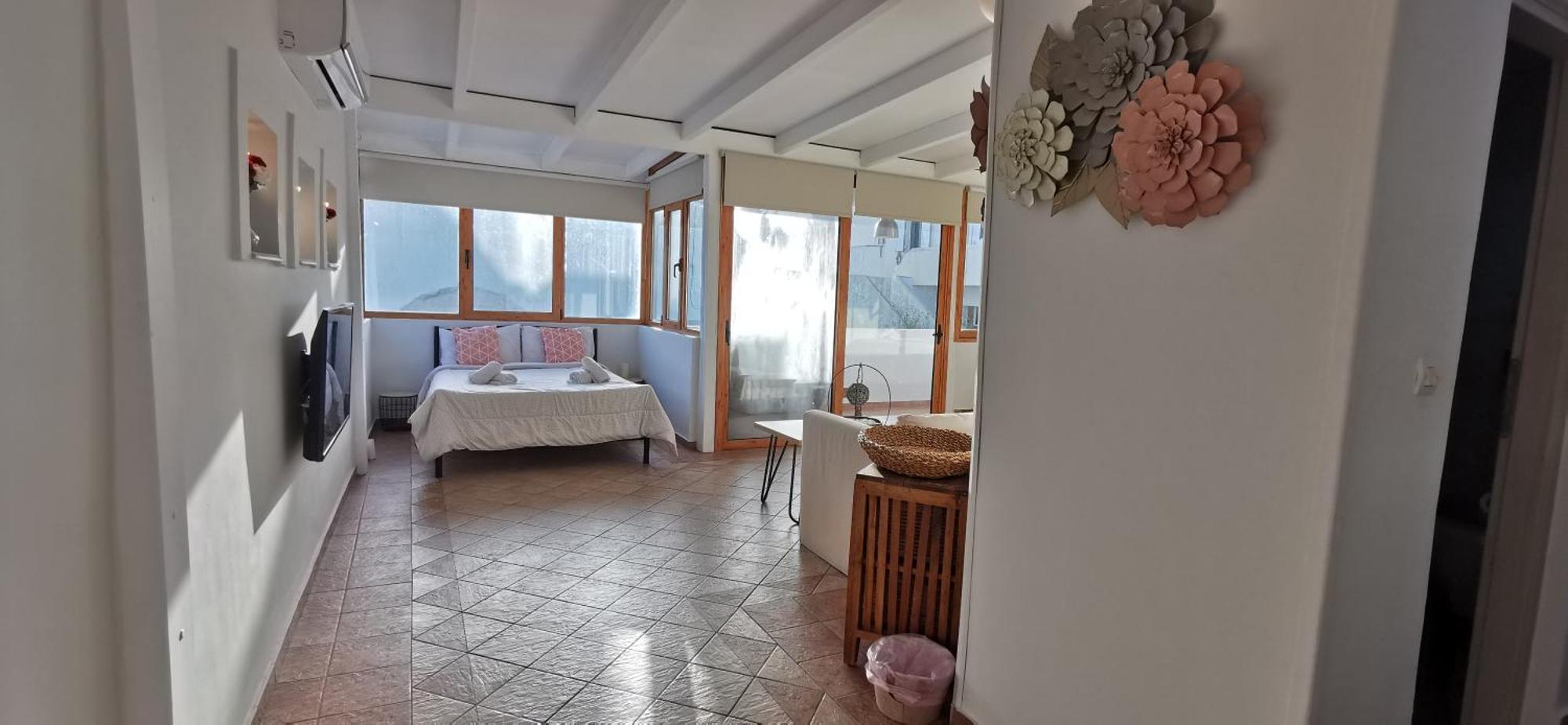 Alexandra's Fira (Santorini)