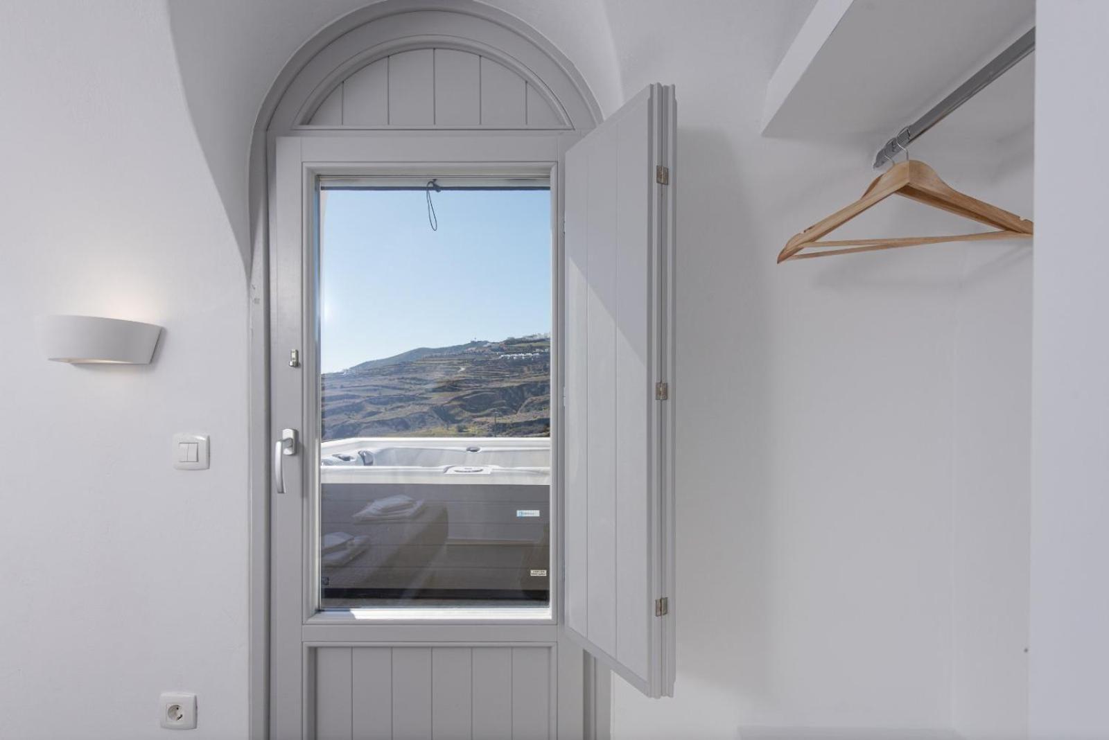 Villa Golden View Vothon