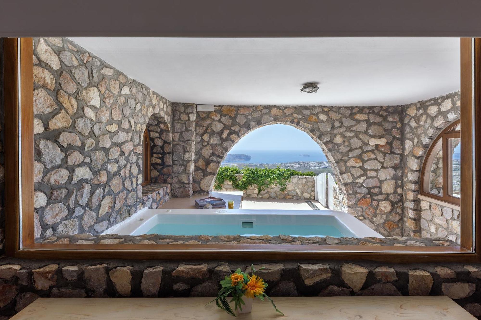 Zatrikion Santorini Pyrgos Kallistis