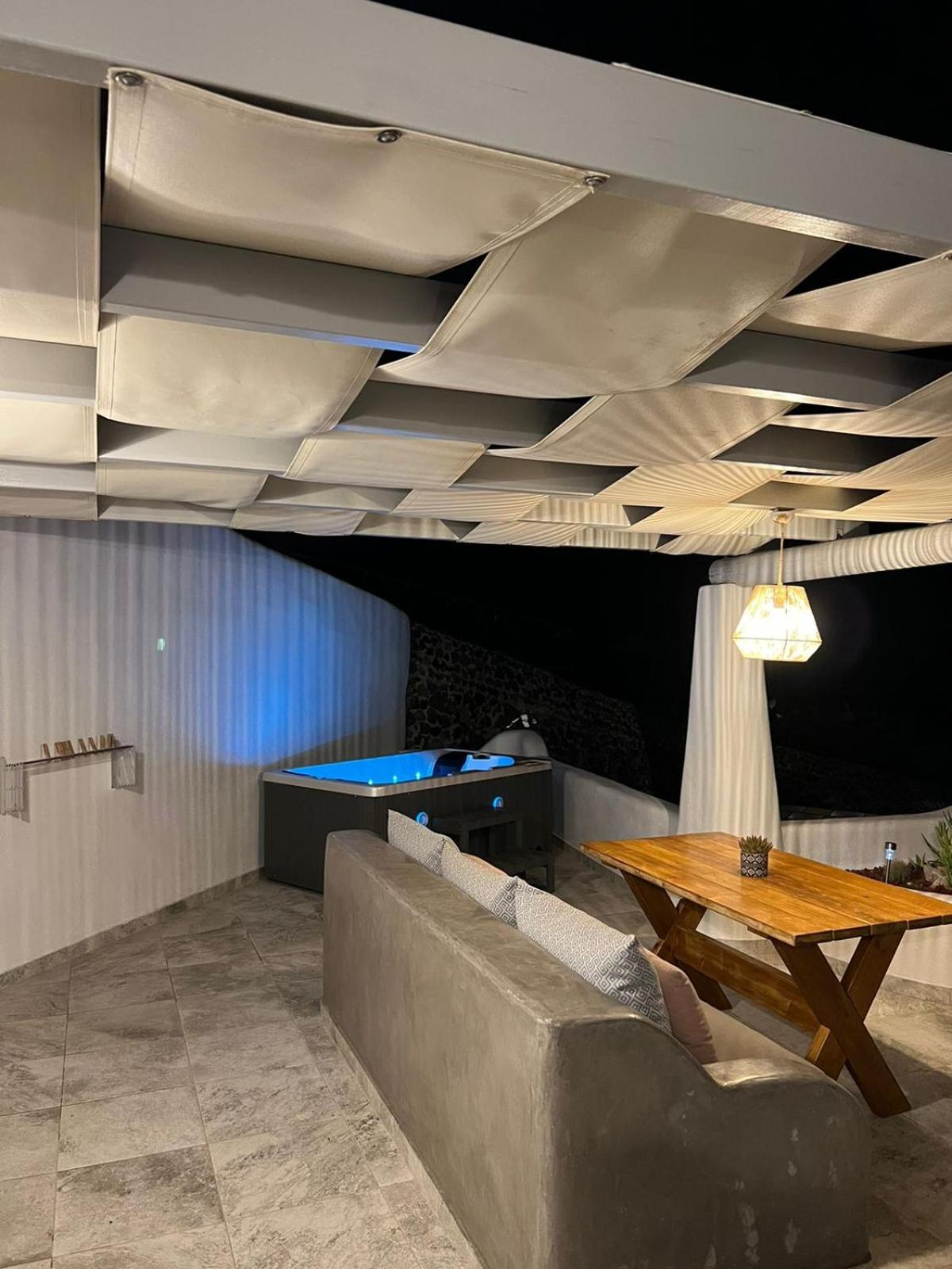 El Verano Hotel Imerovigli (Santorini)