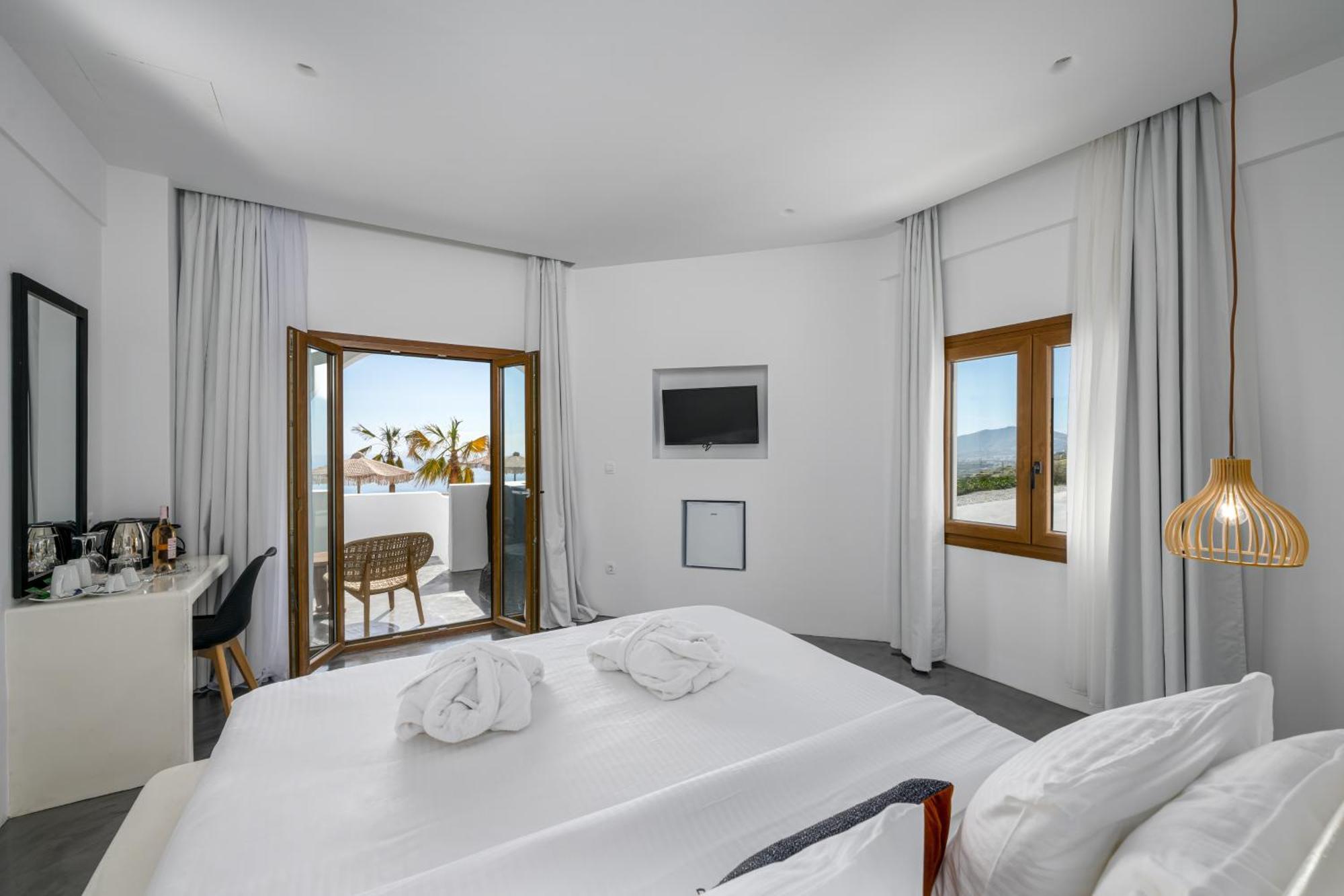 Leon Luxury Imerovigli (Santorini)