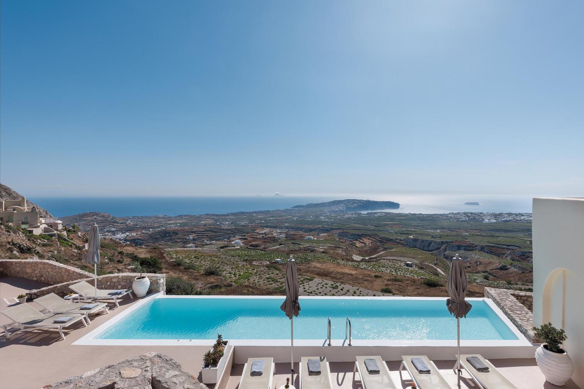 Zatrikion Santorini Pyrgos Kallistis