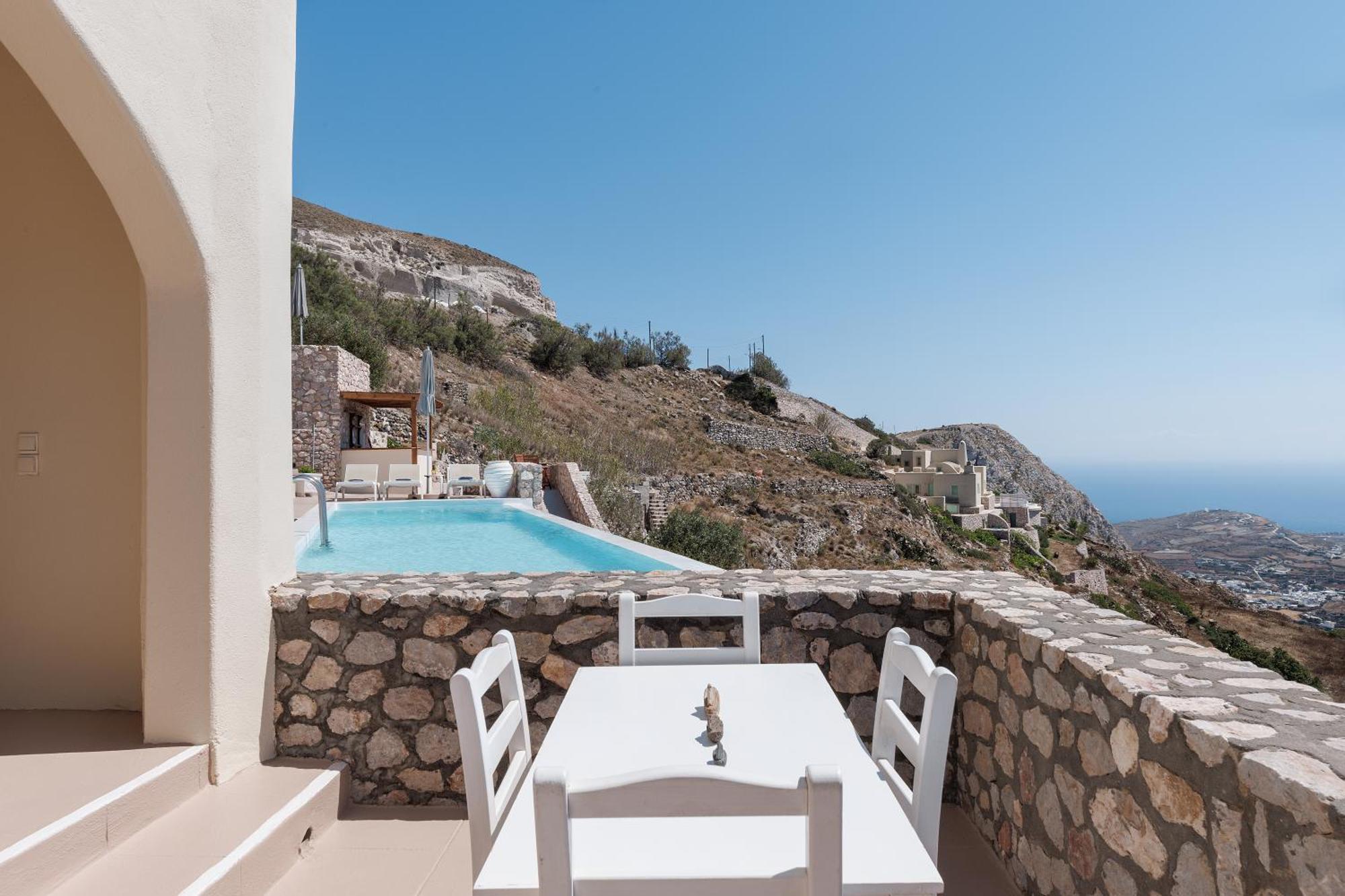 Zatrikion Santorini Pyrgos Kallistis