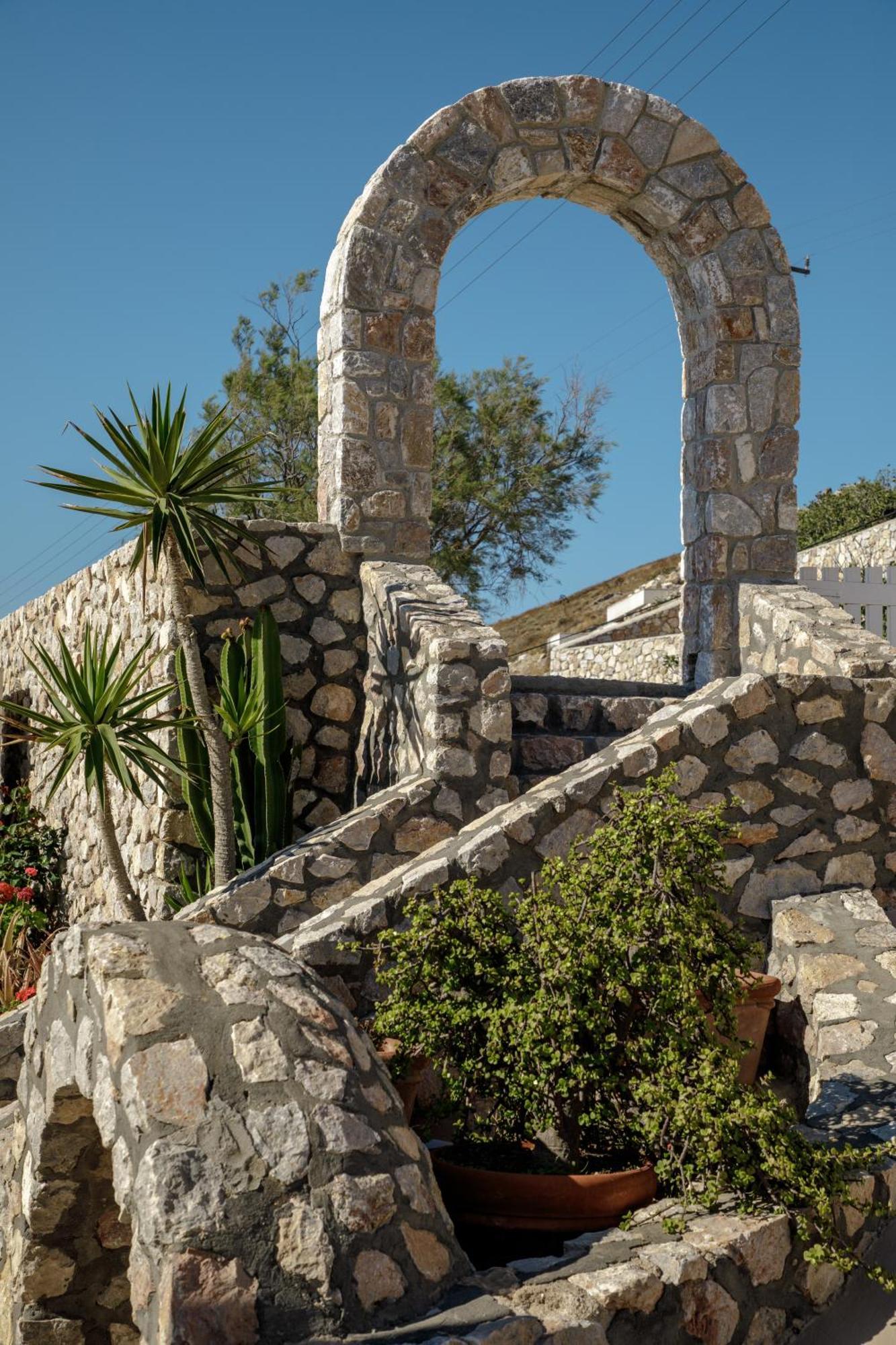 Zatrikion Santorini Villa Pyrgos Kallistis