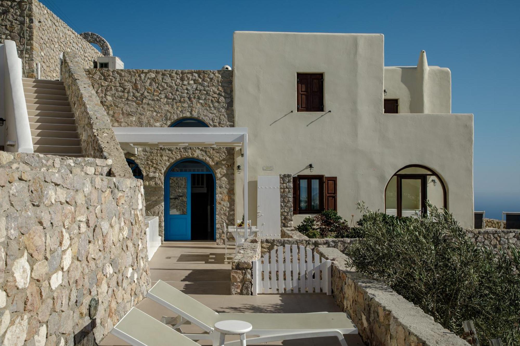 Villa Zatrikion Santorini Pyrgos Kallistis