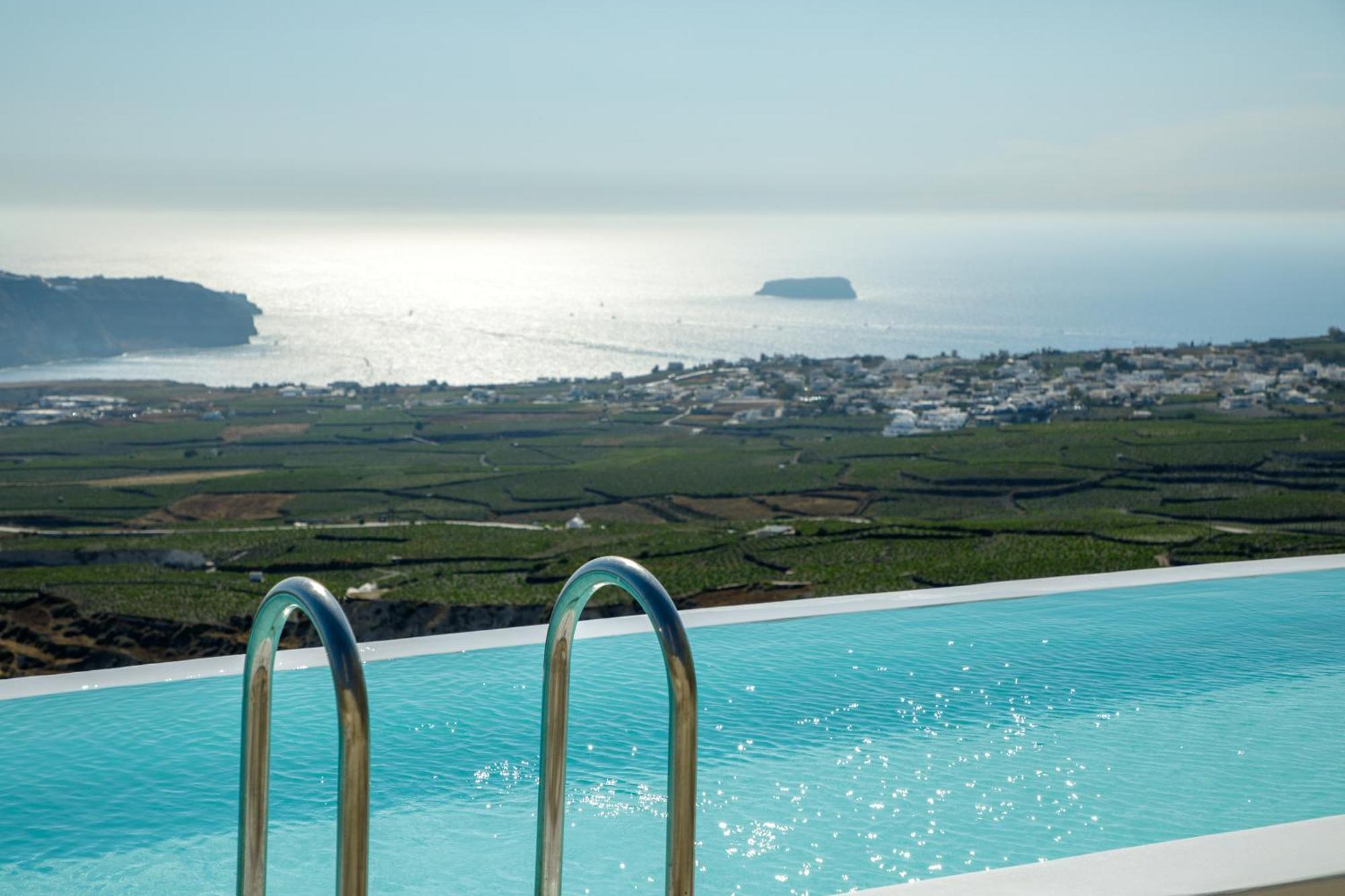 Zatrikion Santorini Pyrgos Kallistis