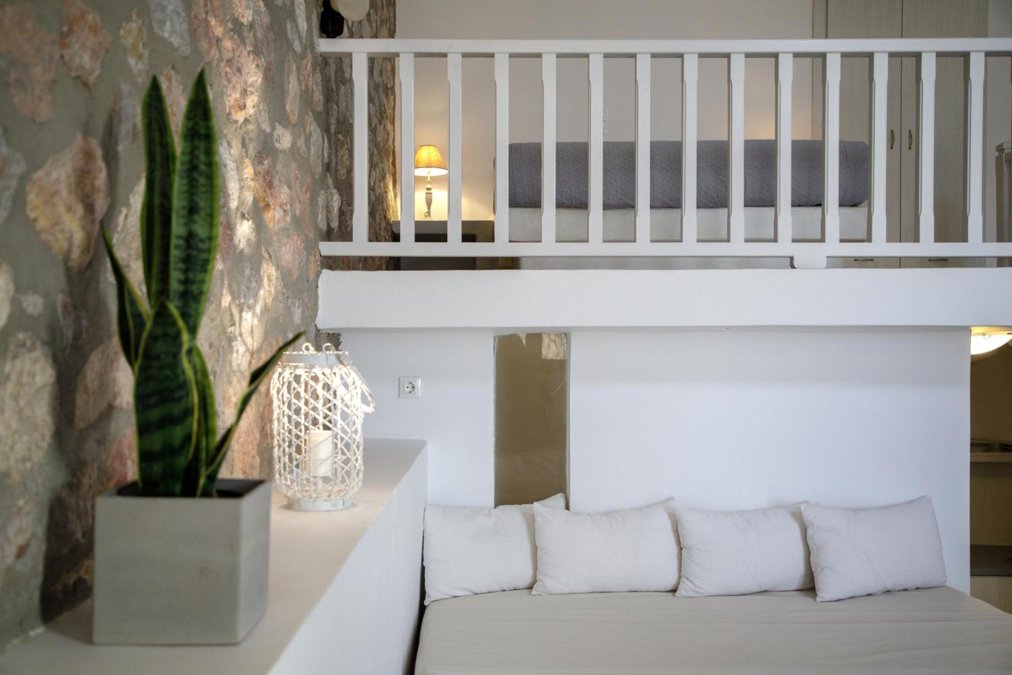 Villa Zatrikion Santorini Pyrgos Kallistis