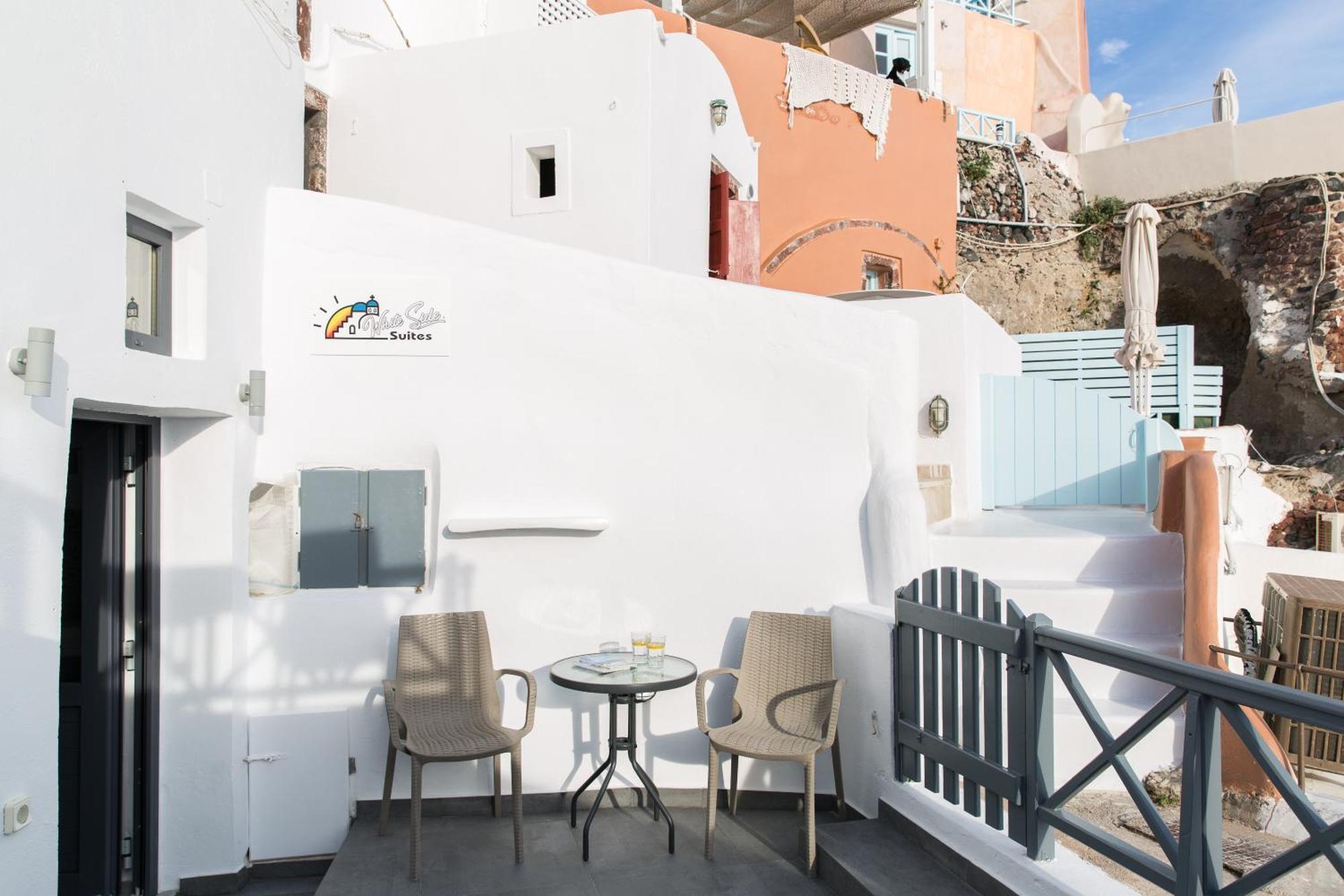Apartment White Side *