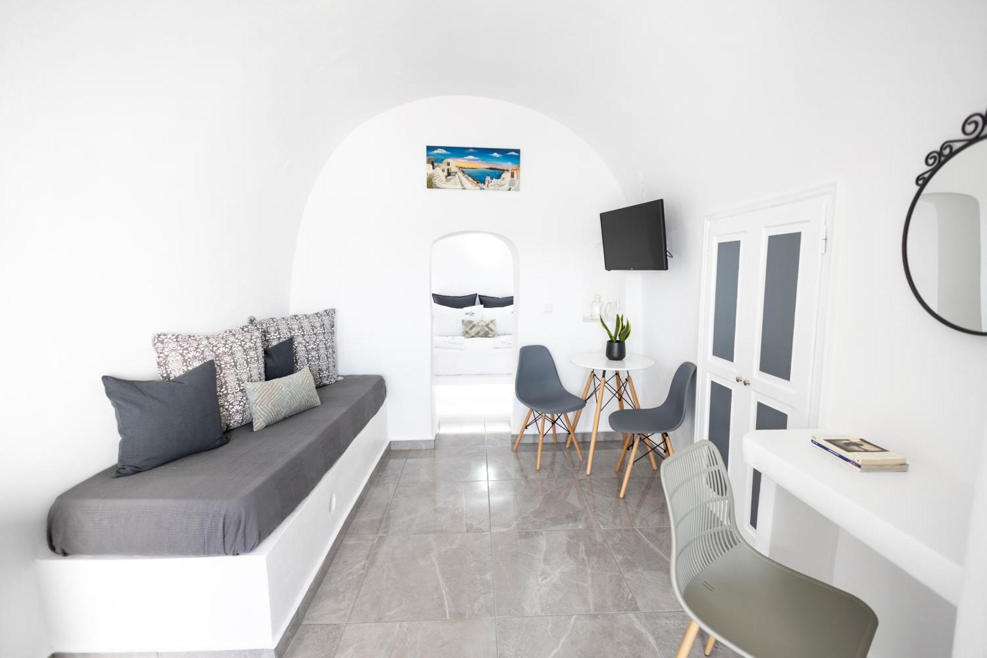 White Side Oia (Santorini)