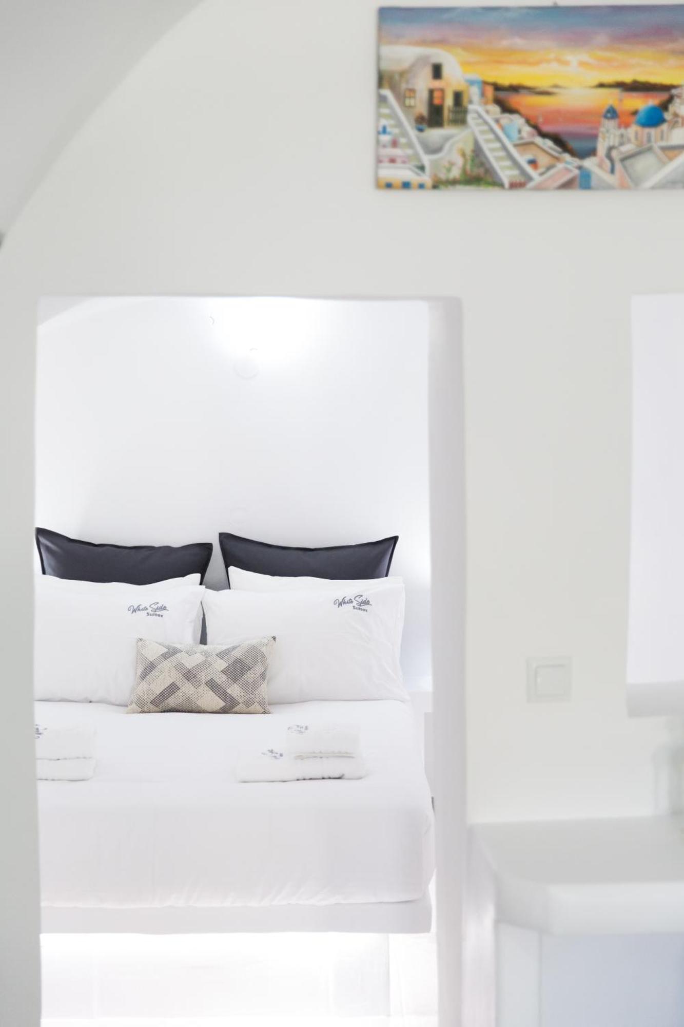 Apartment White Side *
