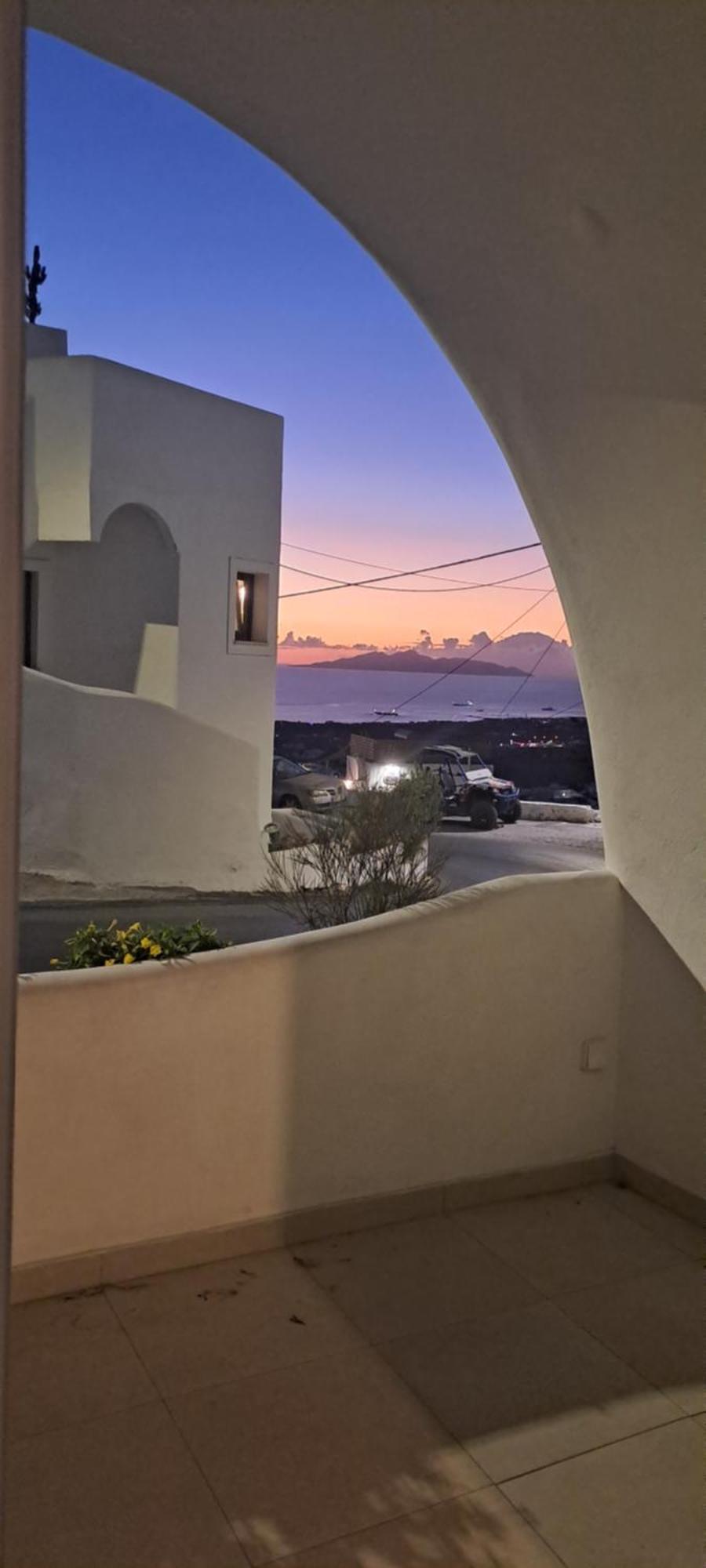 Atlantida Spacious Flat Fira (Santorini)