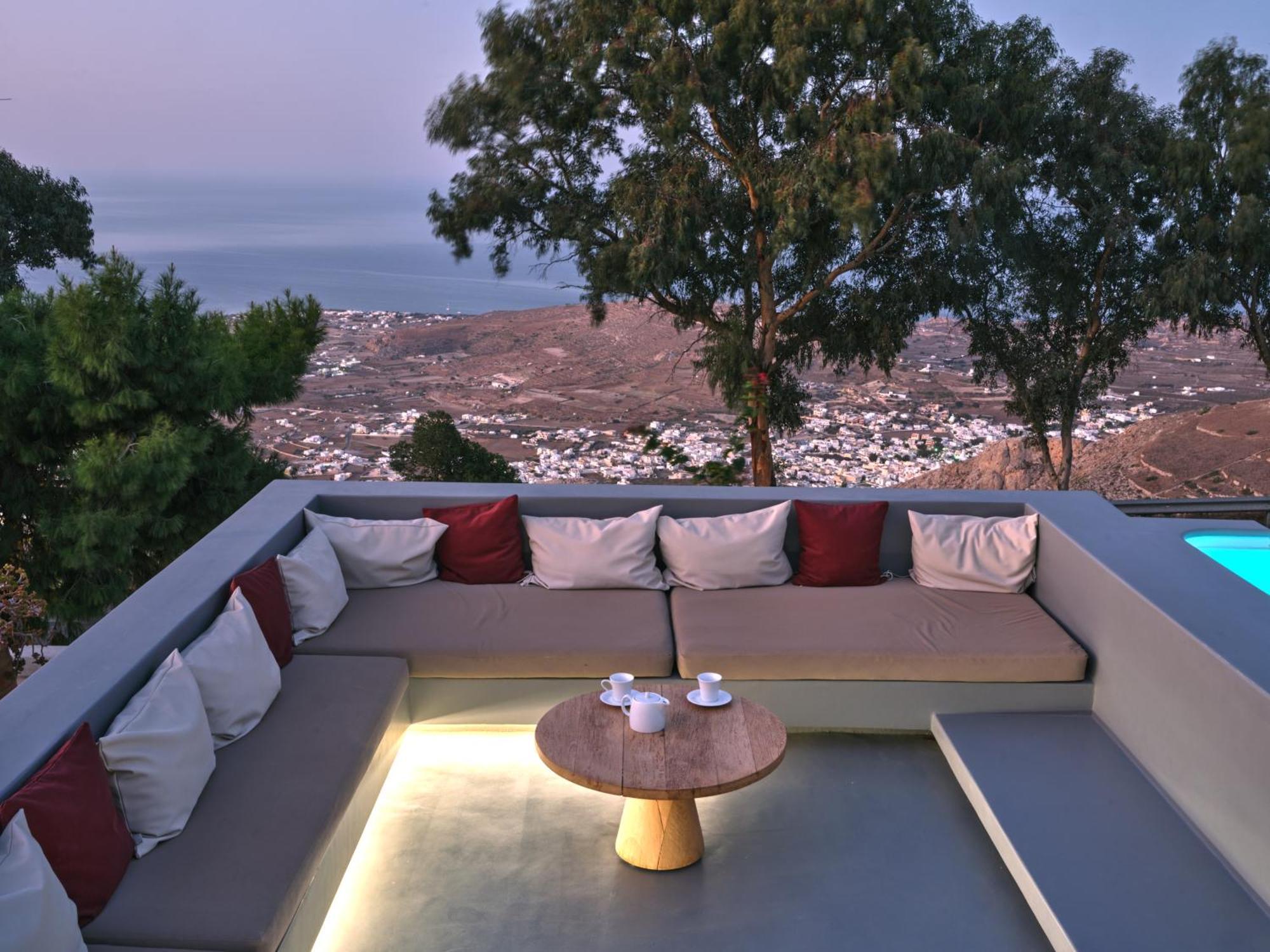 Santorini Heights Apartment *