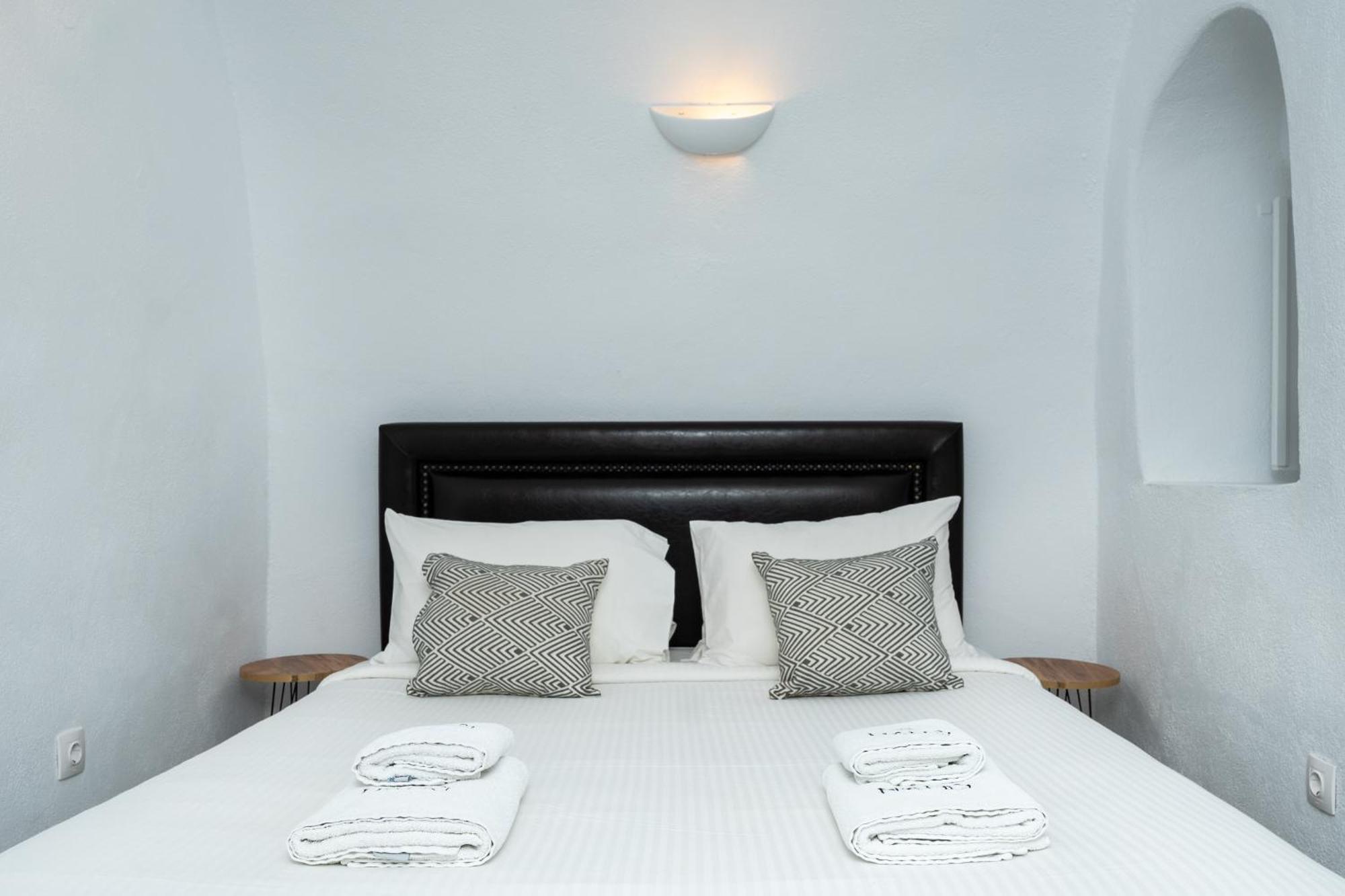 Nano Oia (Santorini)