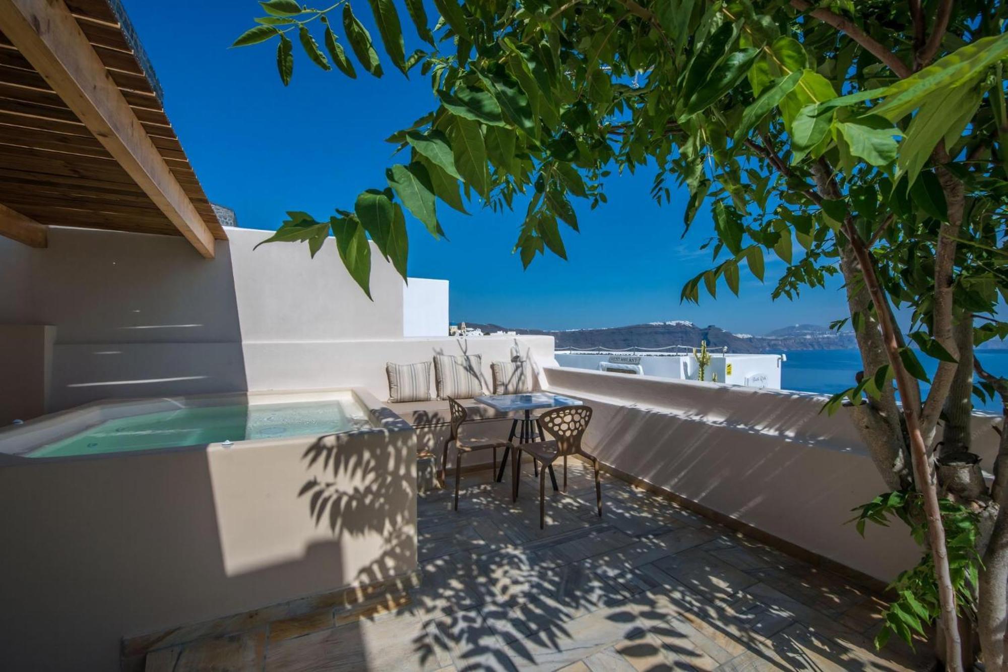 Magnificent Santorini 3 Bedrooms Royal Beautiful Caldera View With 2 Outdoor Hot Tubs Villa Oia (Santorini)