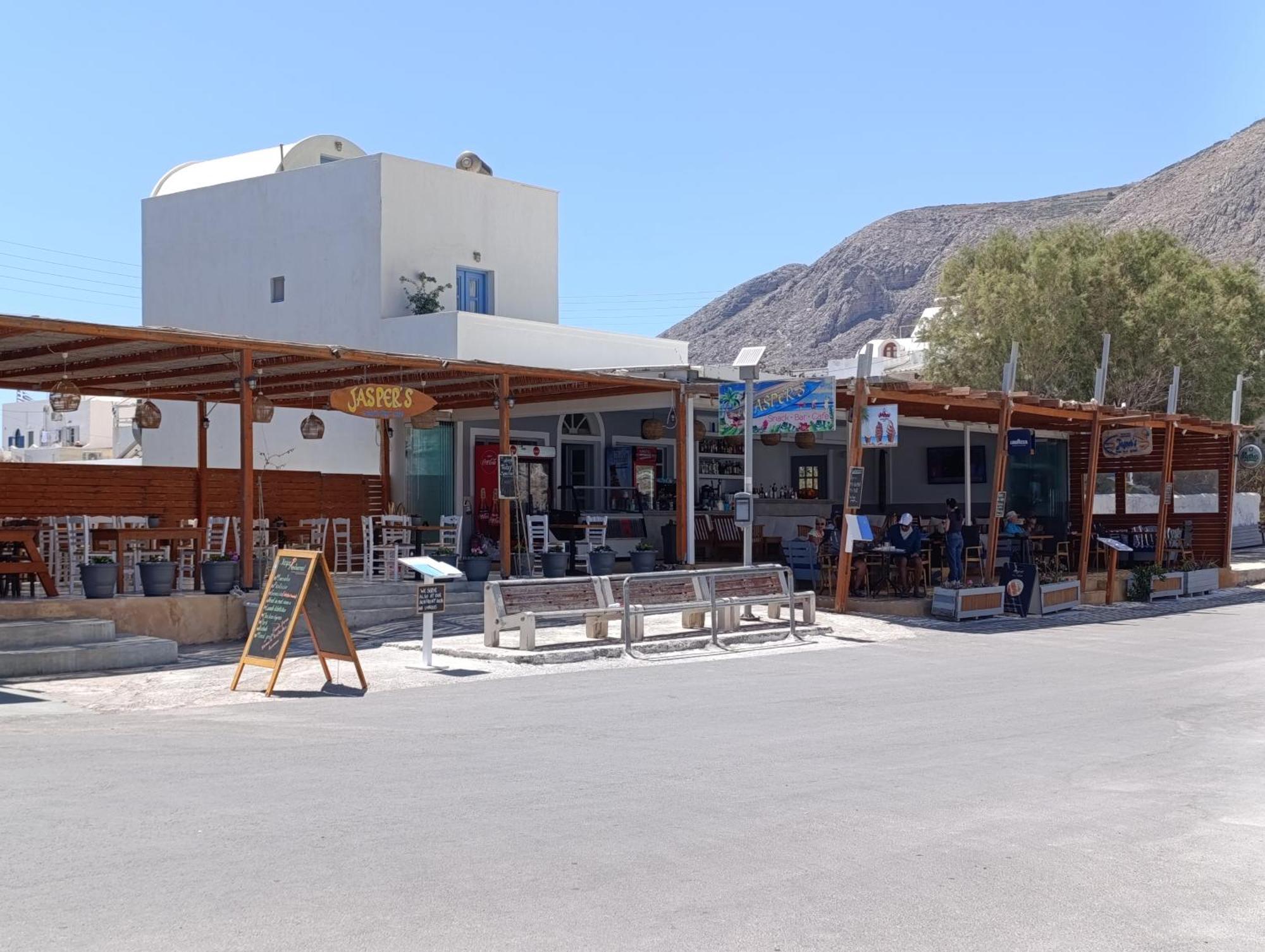 Kevin's Seaside Perissa (Santorini)
