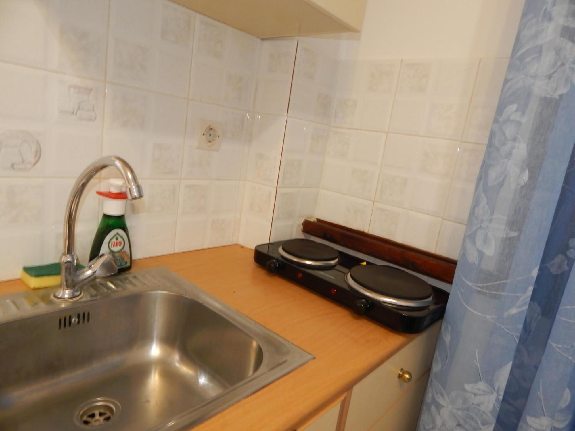 Evelina Pension: Diverse Near Black Guest house
