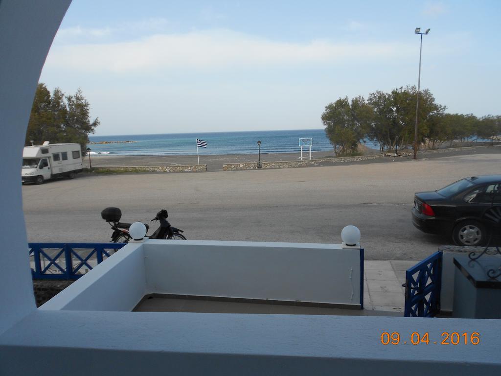 To Let Rena * Monolithos (Santorini)