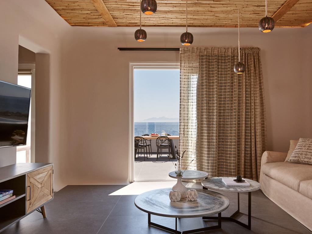 Incognito Santorini Pousada Kamári