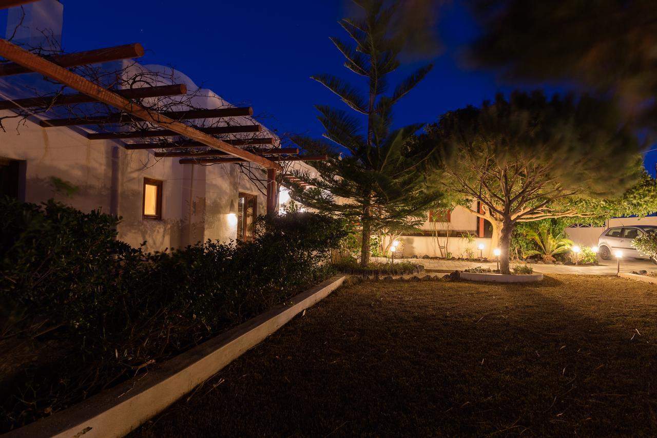 Aquaria Villa Karterados (Santorini)