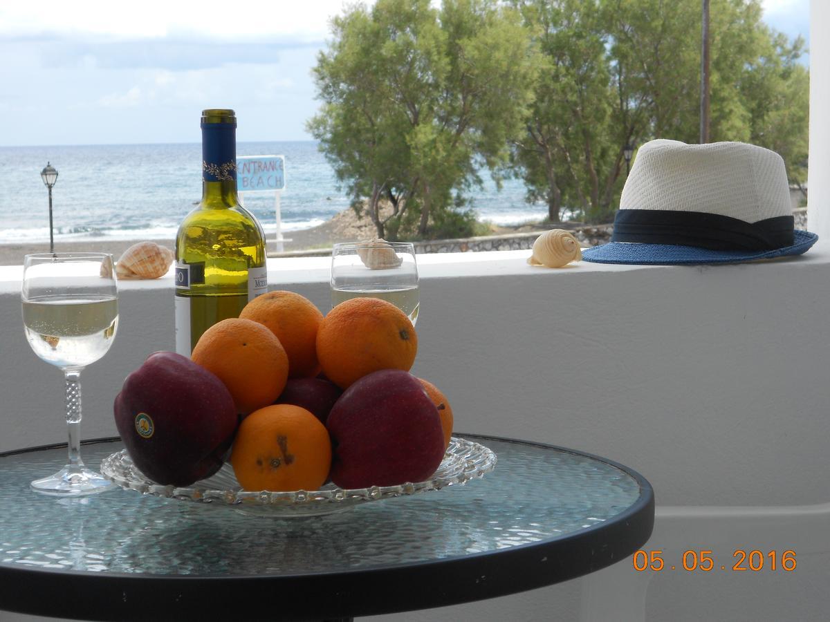 Guest house To Let Rena Monolithos (Santorini)