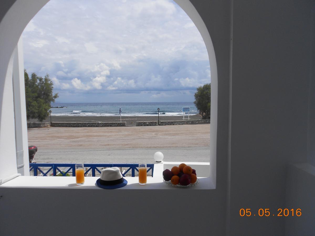 To Let Rena Guest house Monolithos (Santorini)