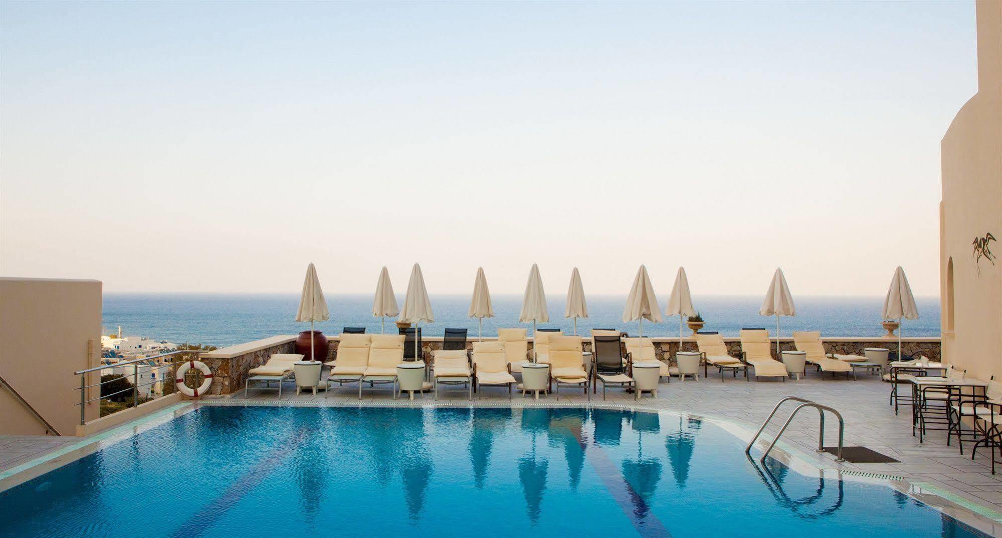 Epavlis & Hotel