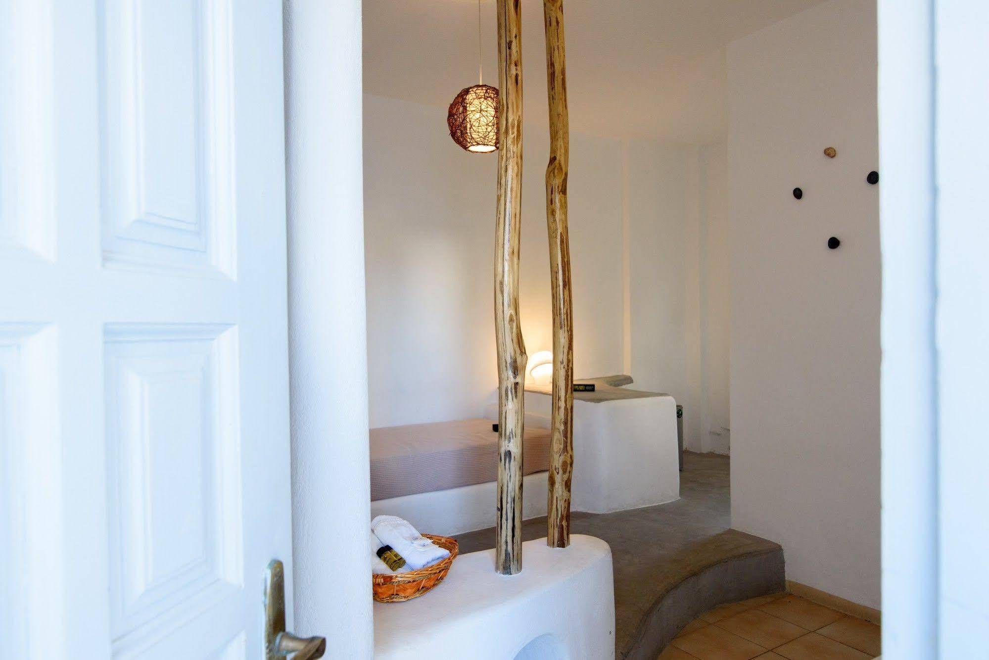 Atlas Boutique 3* Kamari (Santorini)