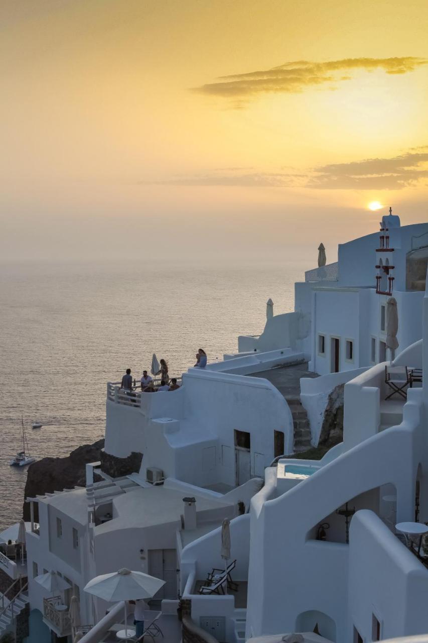 White Side Oia (Santorini)