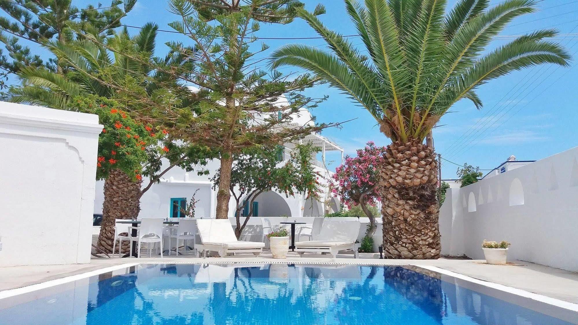 Kymata Kamari (Santorini)