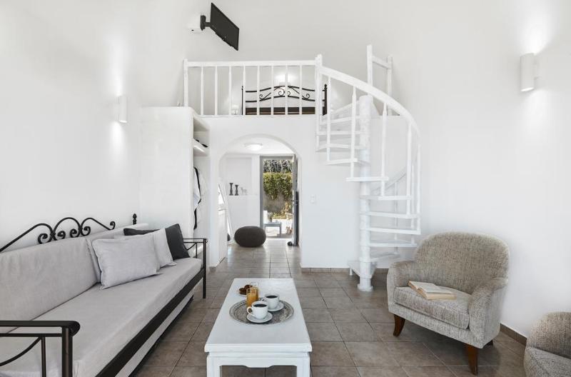 Golden East 3* Santorini Island
