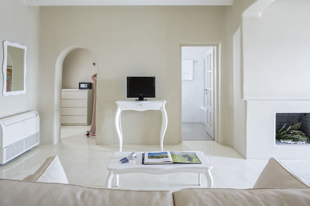 Carpe Diem Santorini Hotel 5*