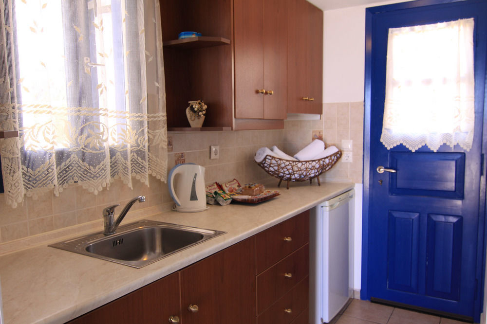 Golden East 3* Santorini Island
