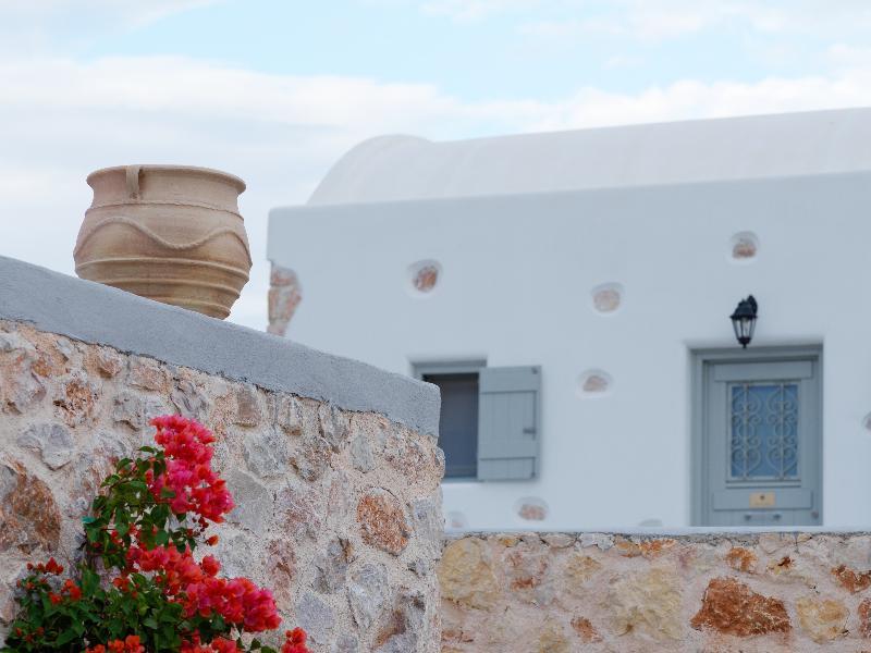 Desiterra & 5* Karterados (Santorini)