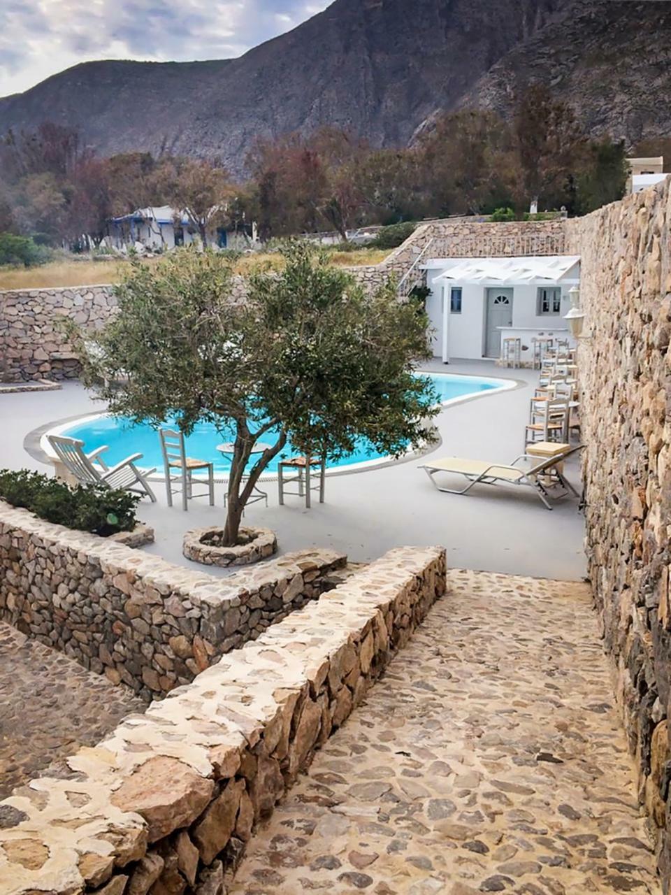 Lavarock Santorini