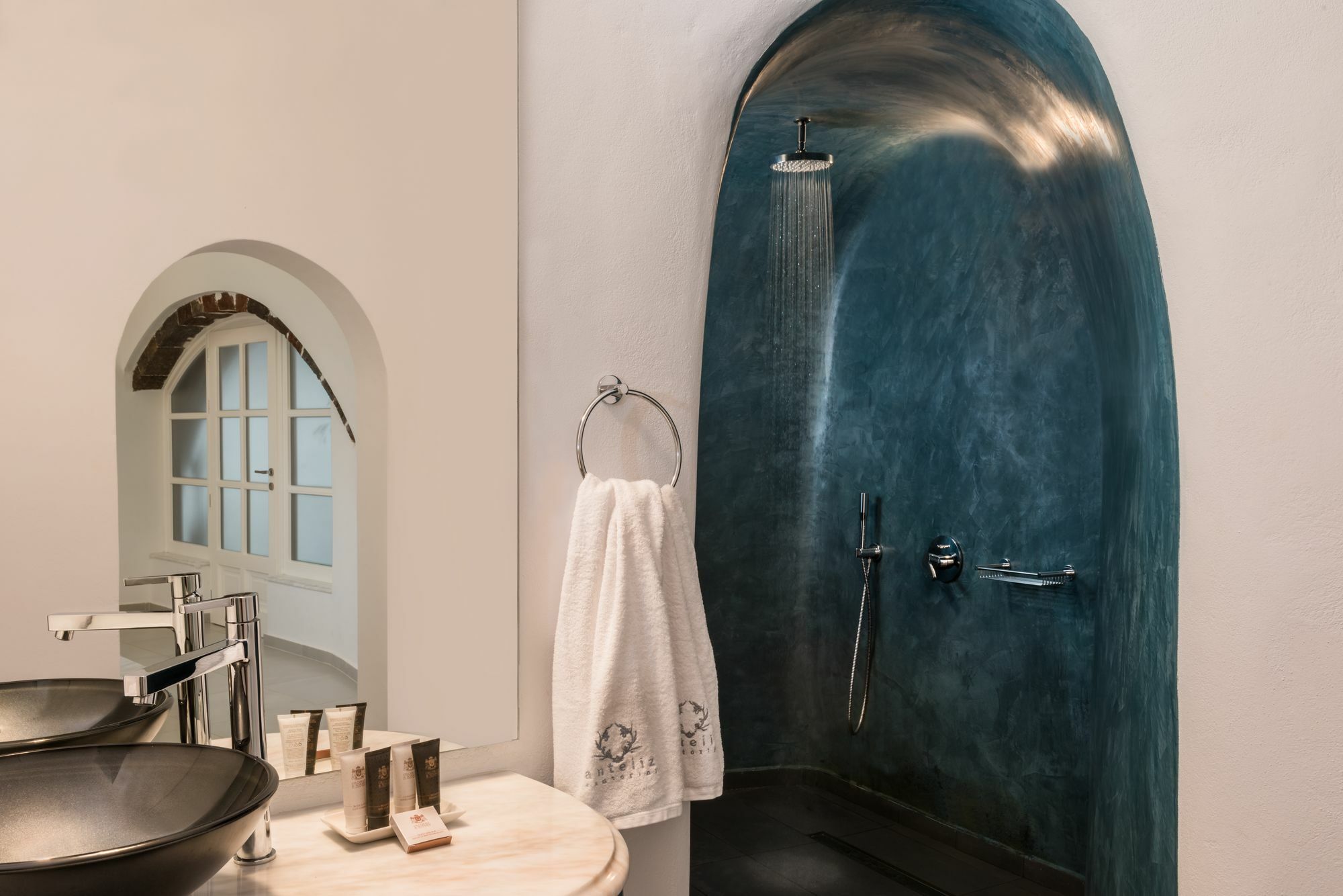 Anteliz Private * Fira (Santorini)