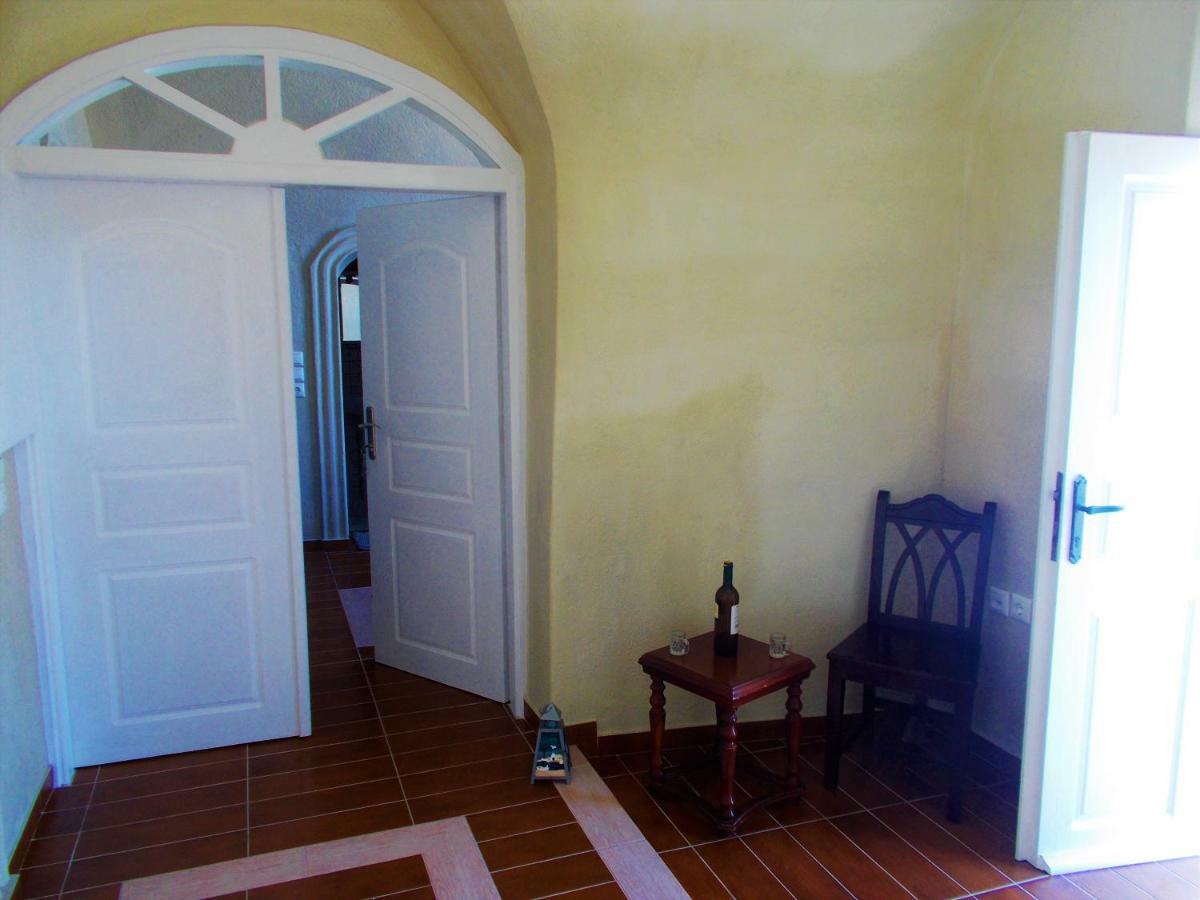 Loukas Kontos Traditional House